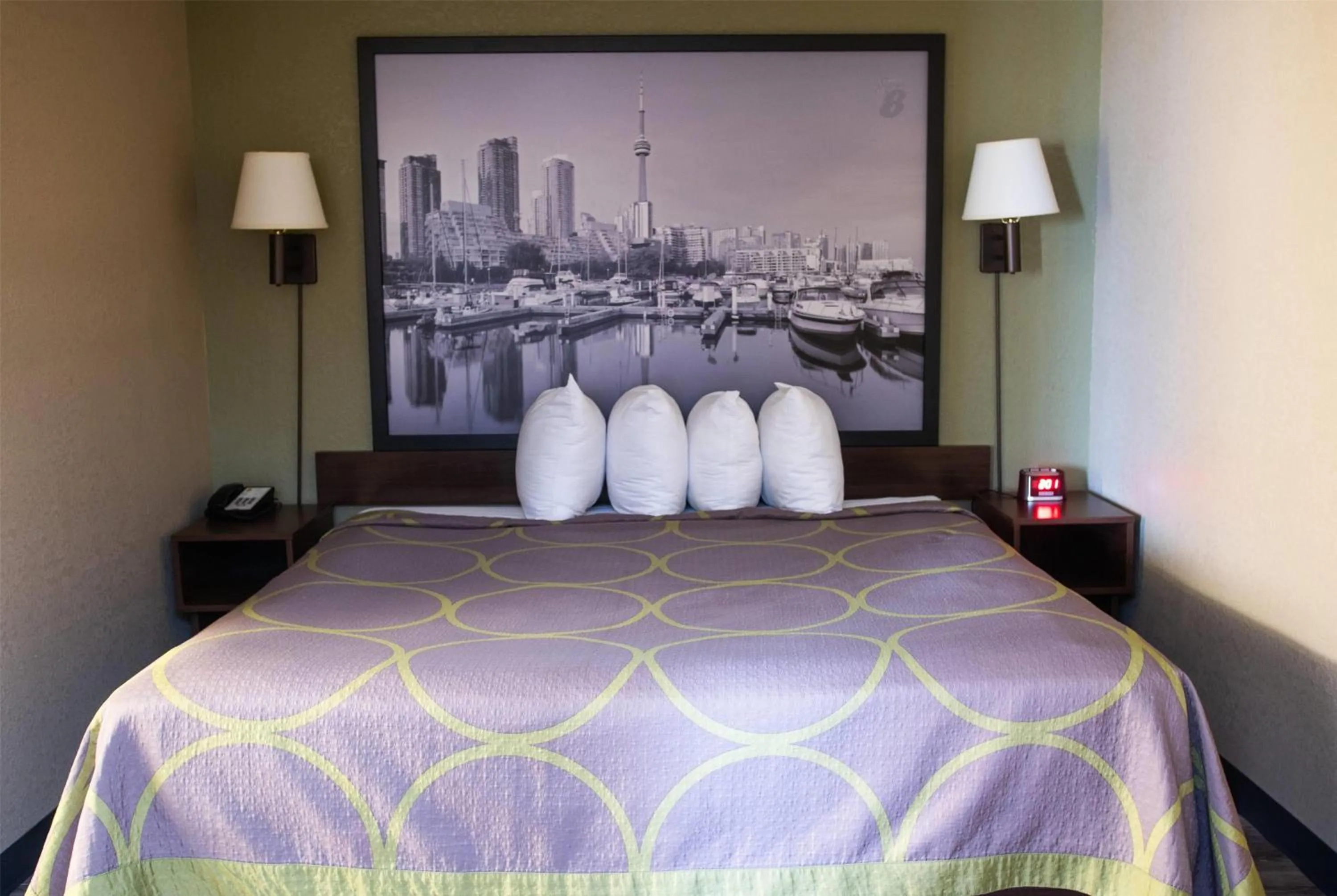 Photo of the whole room, Bed in Super 8 by Wyndham Mississauga