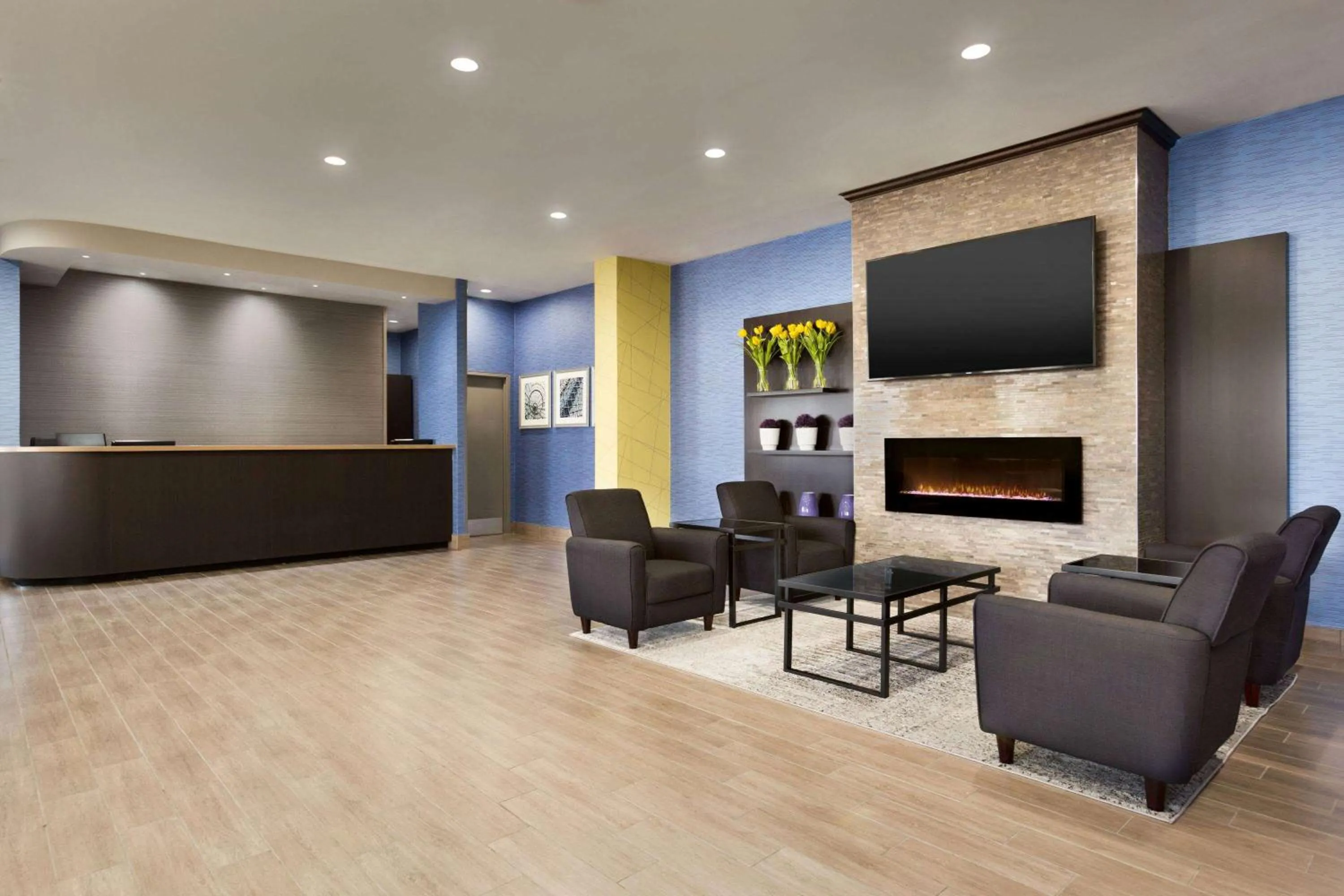Lobby or reception in Travelodge by Wyndham Toronto East