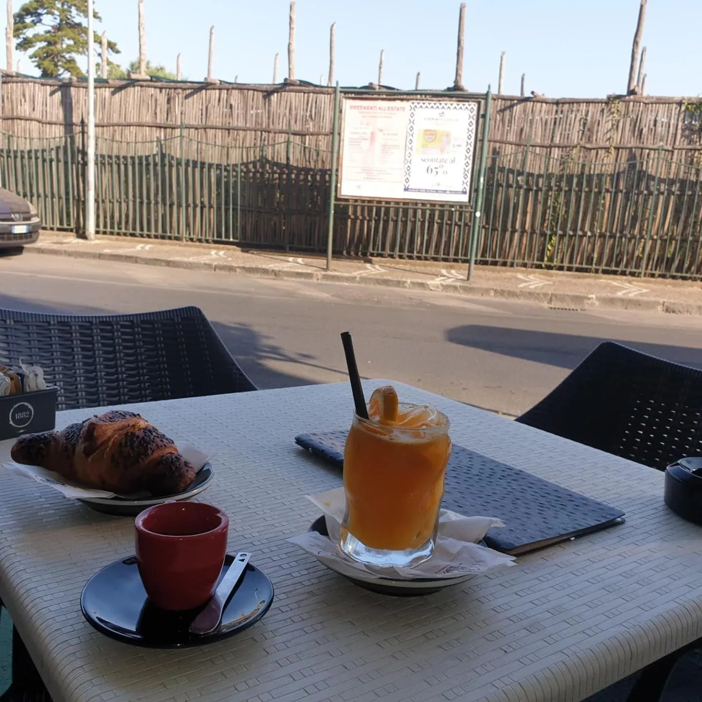 Breakfast in The White Lodge