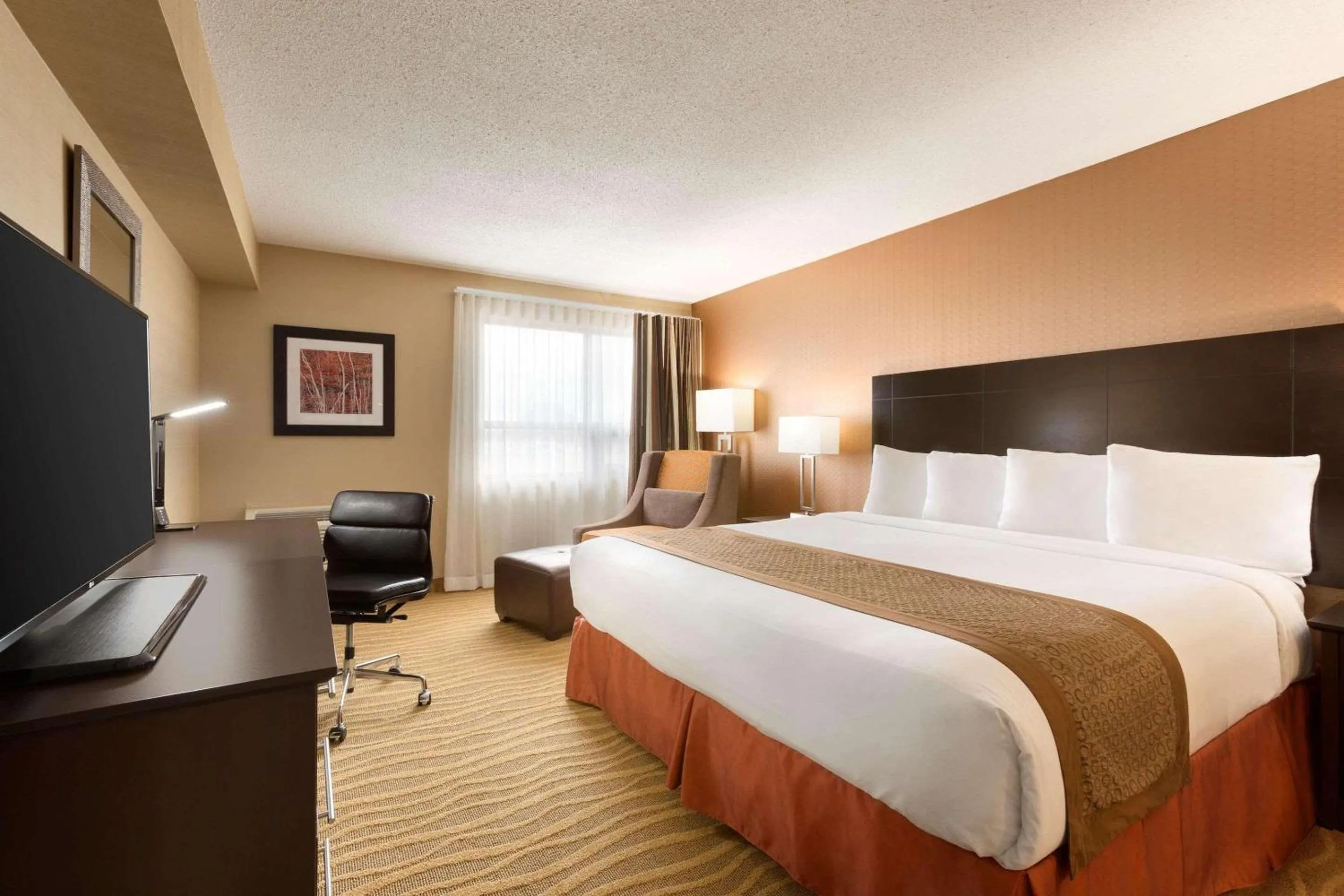 Bedroom, Bed in Park Inn by Radisson Toronto-Markham
