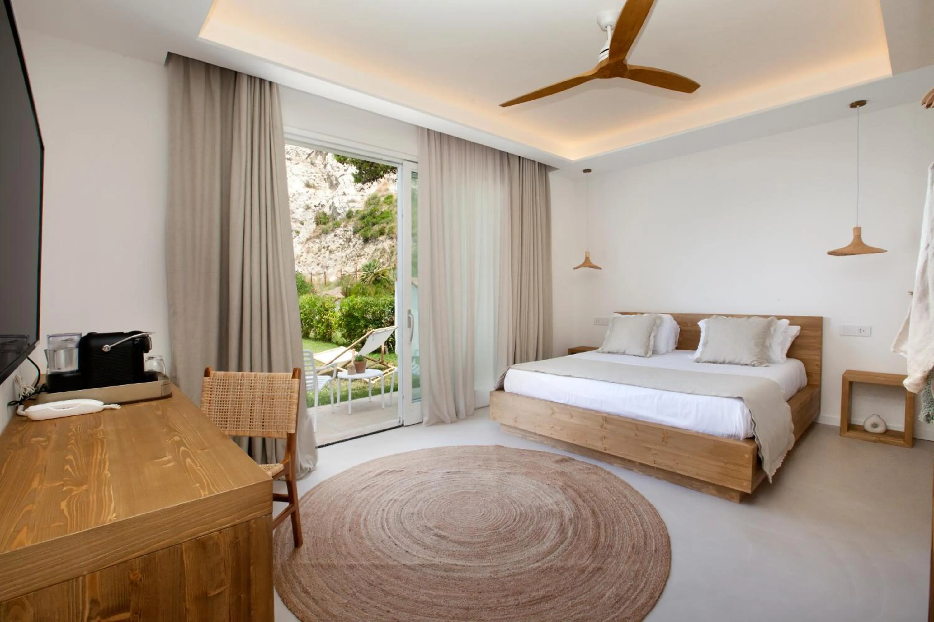 Bedroom, Bed in Maya Beach Resort