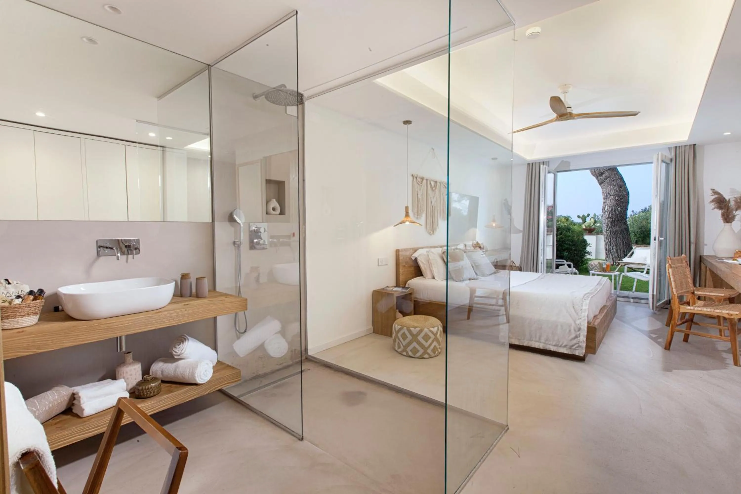 Bedroom, Bed in Maya Beach Resort