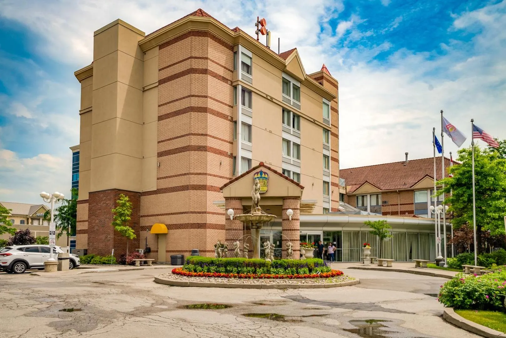 Property building in Monte Carlo Inn Airport Suites