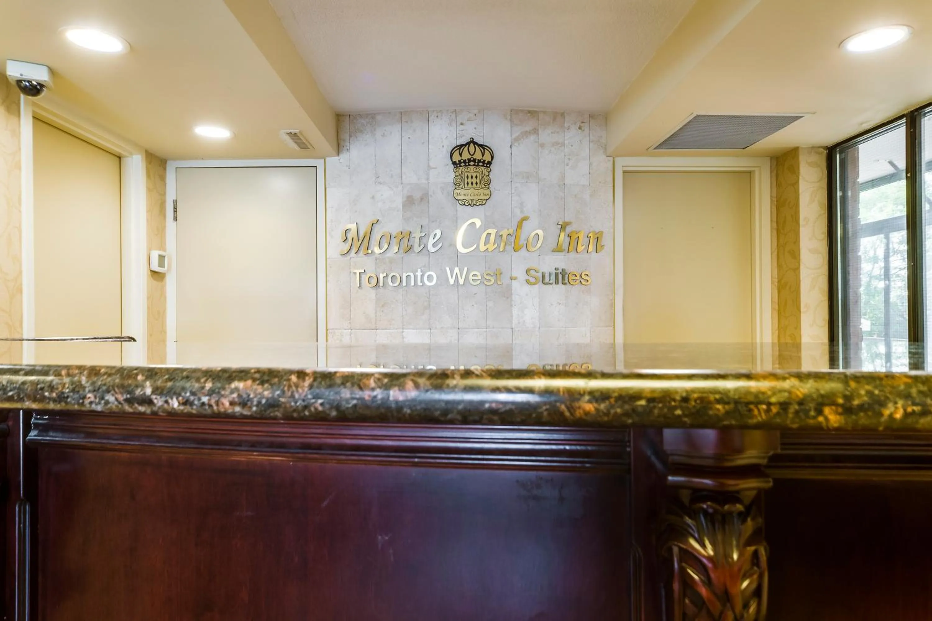 Lobby or reception in Monte Carlo Inn Toronto West Suites