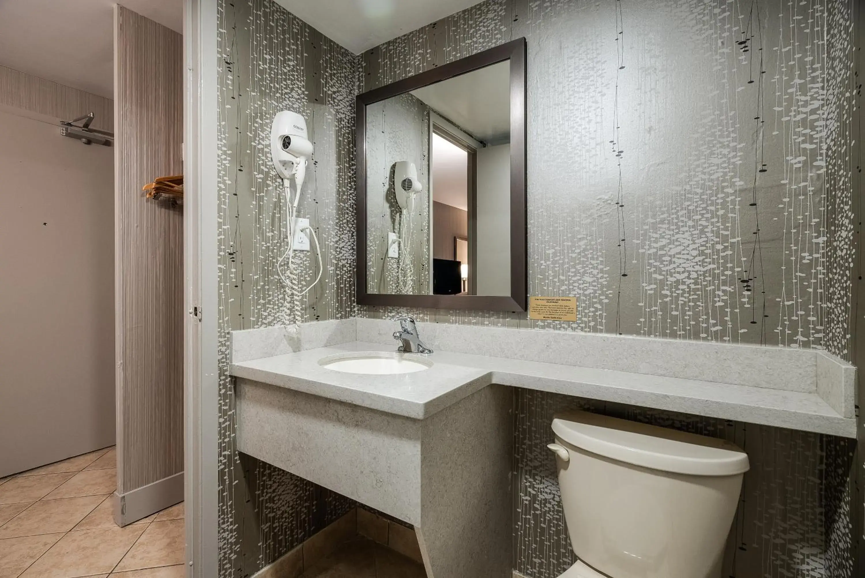 Standard Room with Two Double Beds in Monte Carlo Inn Toronto West Suites Standard Room with Two Double Beds in Monte Carlo Inn Toronto West Suites