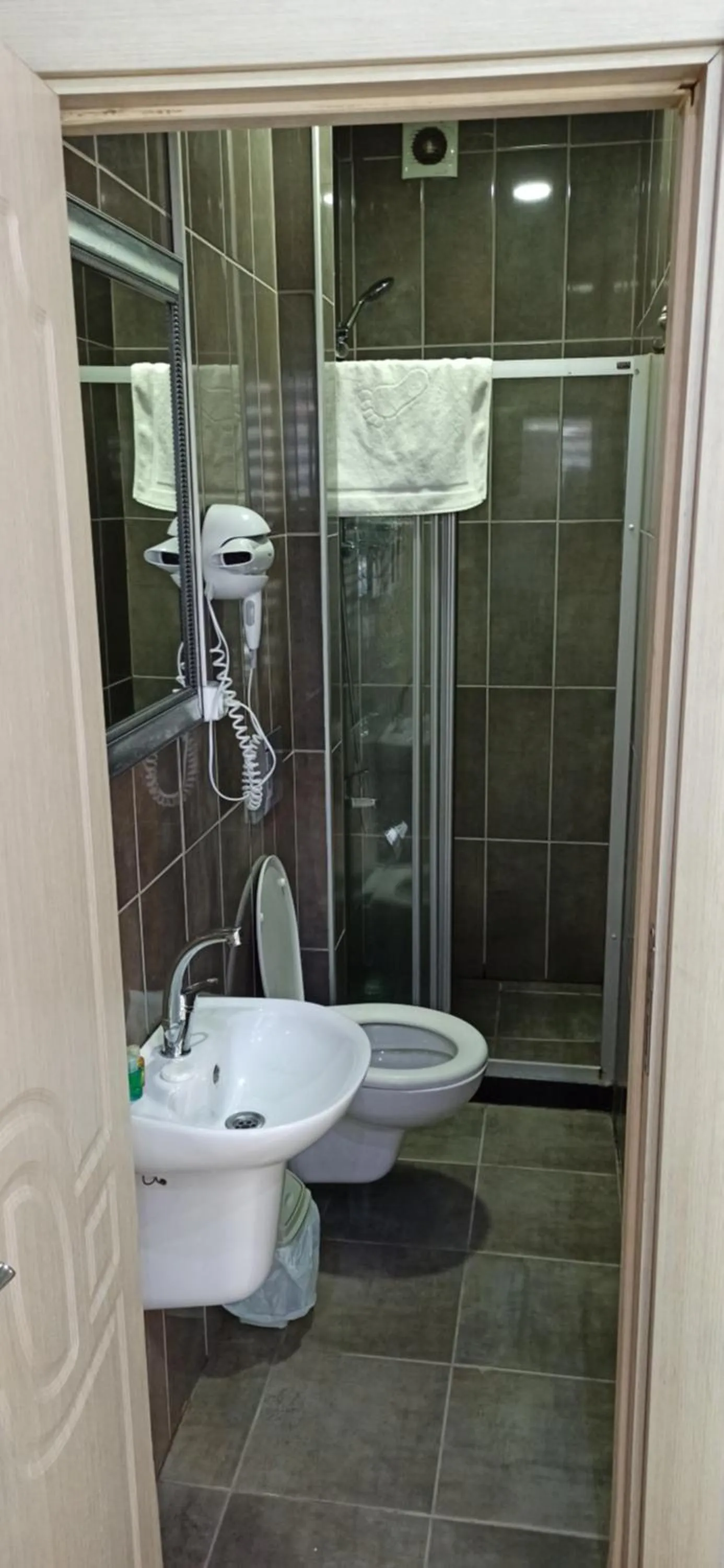 Shower in Taxim Starlight Hotel