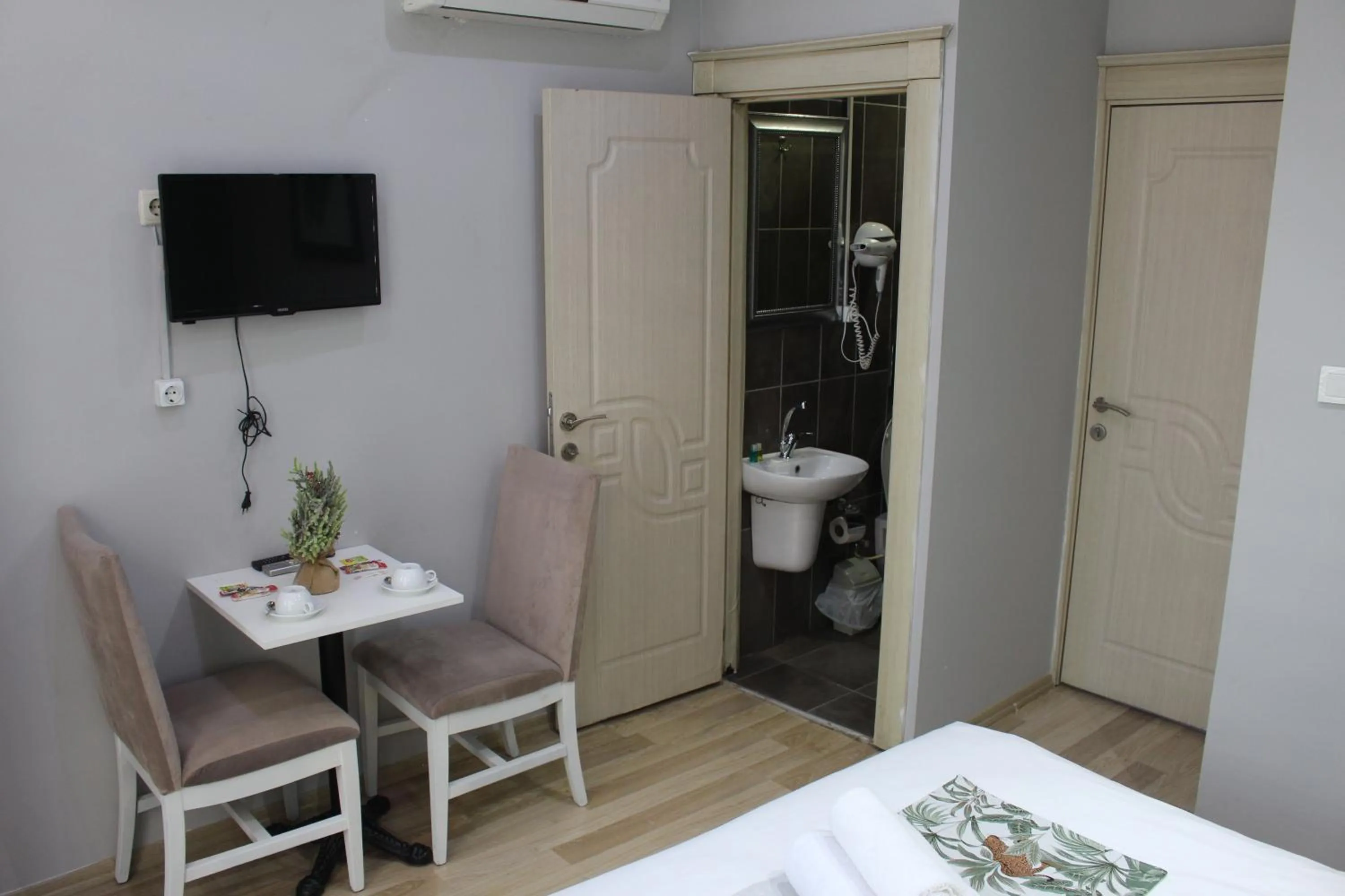 Toilet in Taxim Starlight Hotel