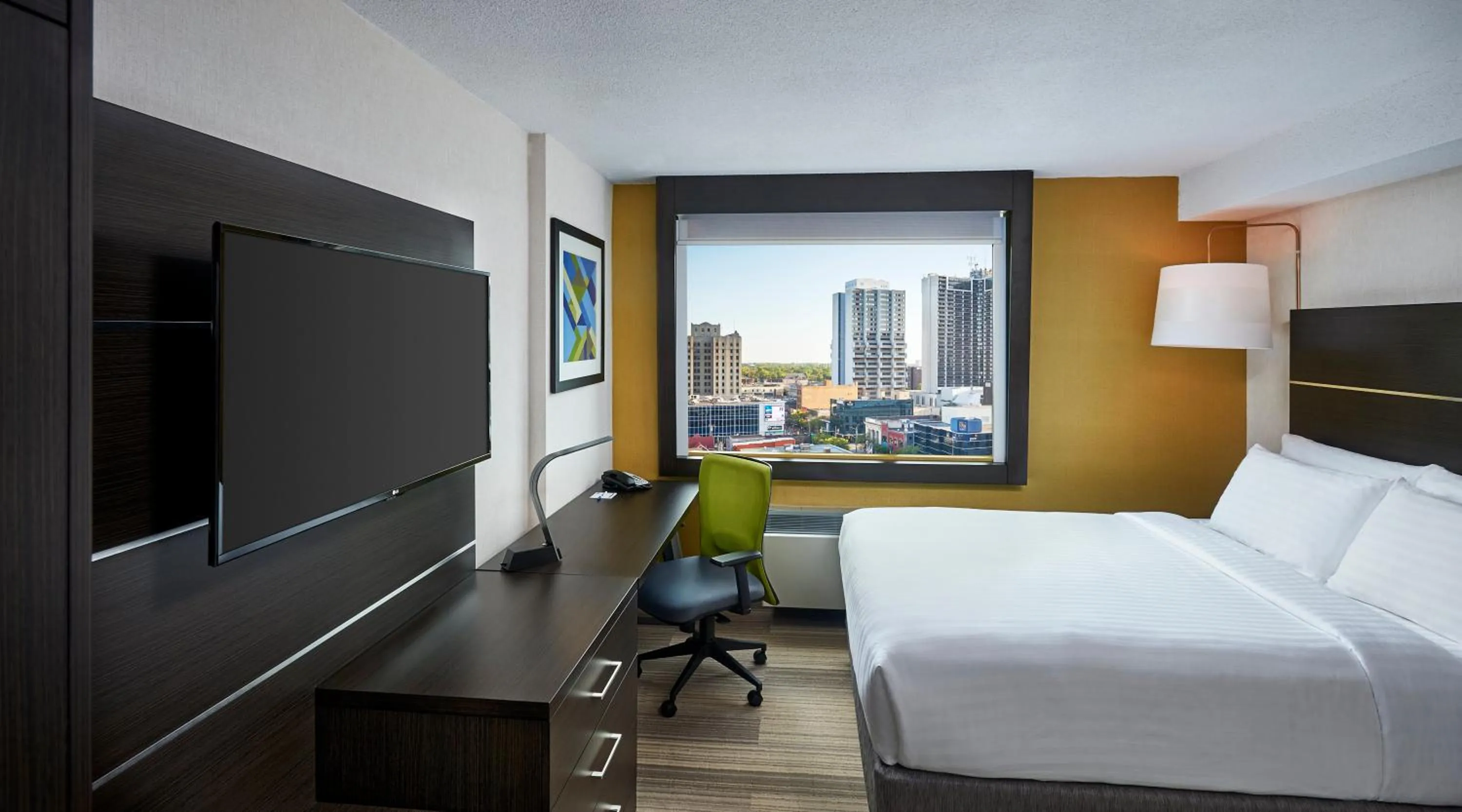 Photo of the whole room, Bed in Holiday Inn Express Windsor Waterfront by IHG