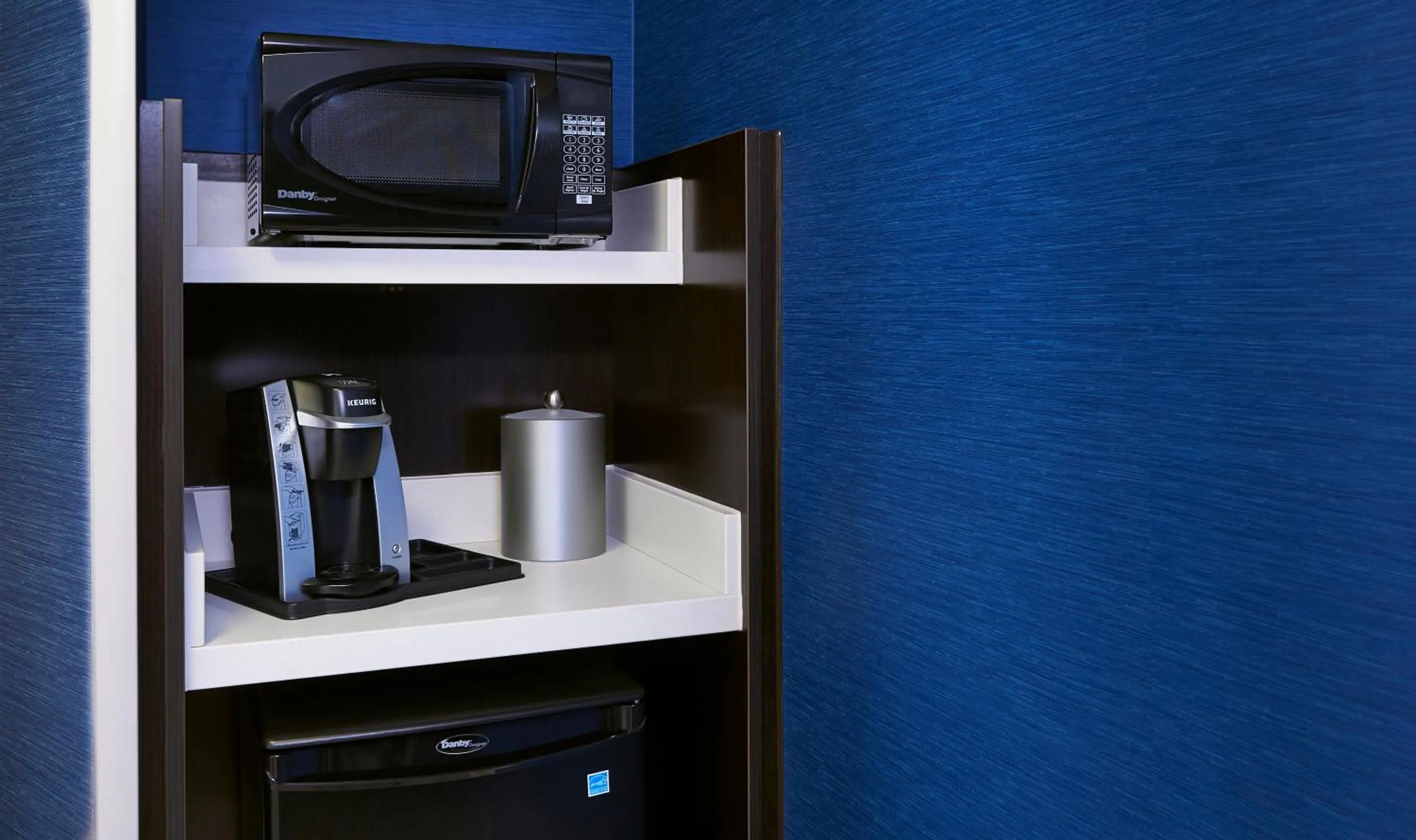 Photo of the whole room in Holiday Inn Express Windsor Waterfront by IHG