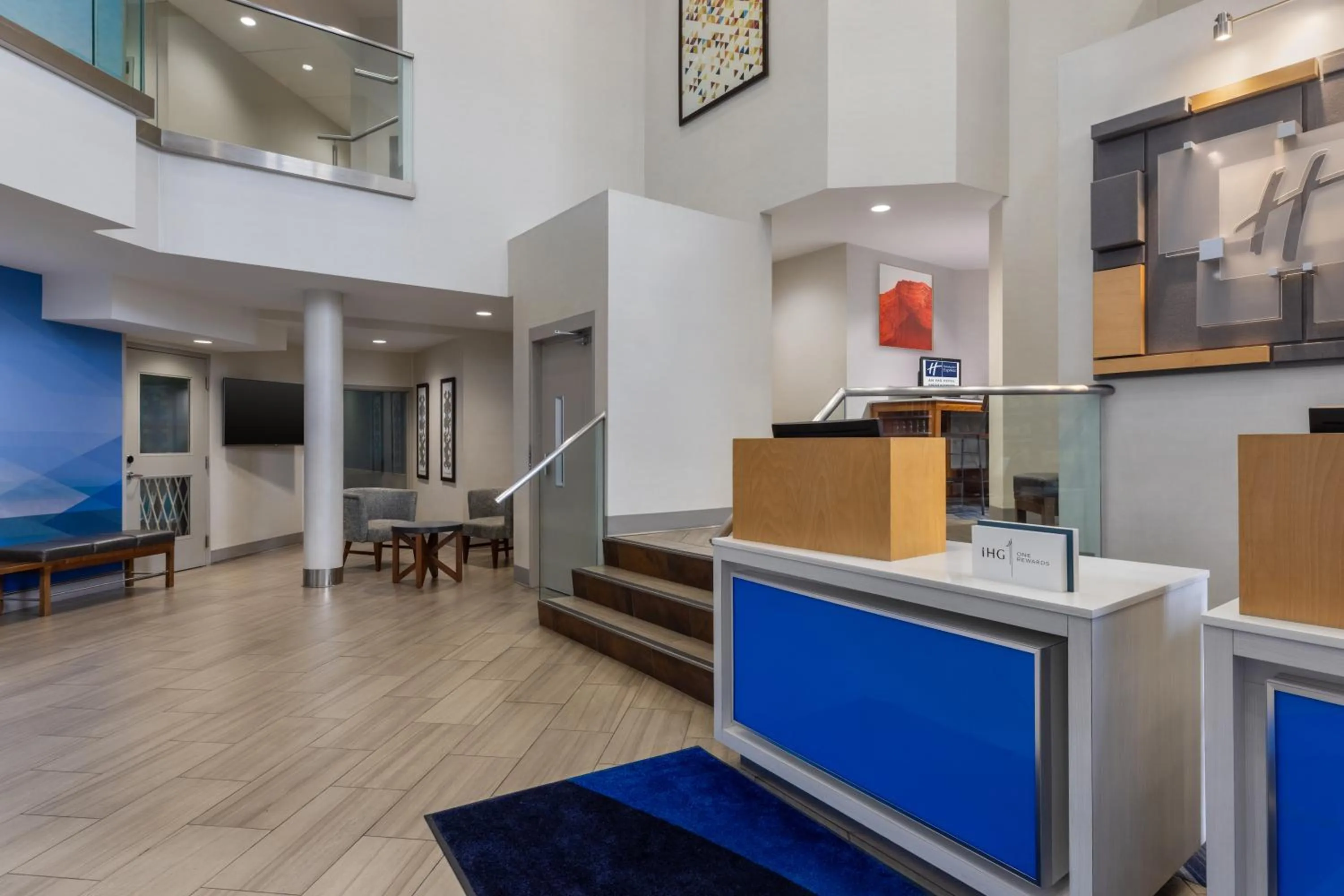 Lobby or reception in Holiday Inn Express Windsor Waterfront by IHG