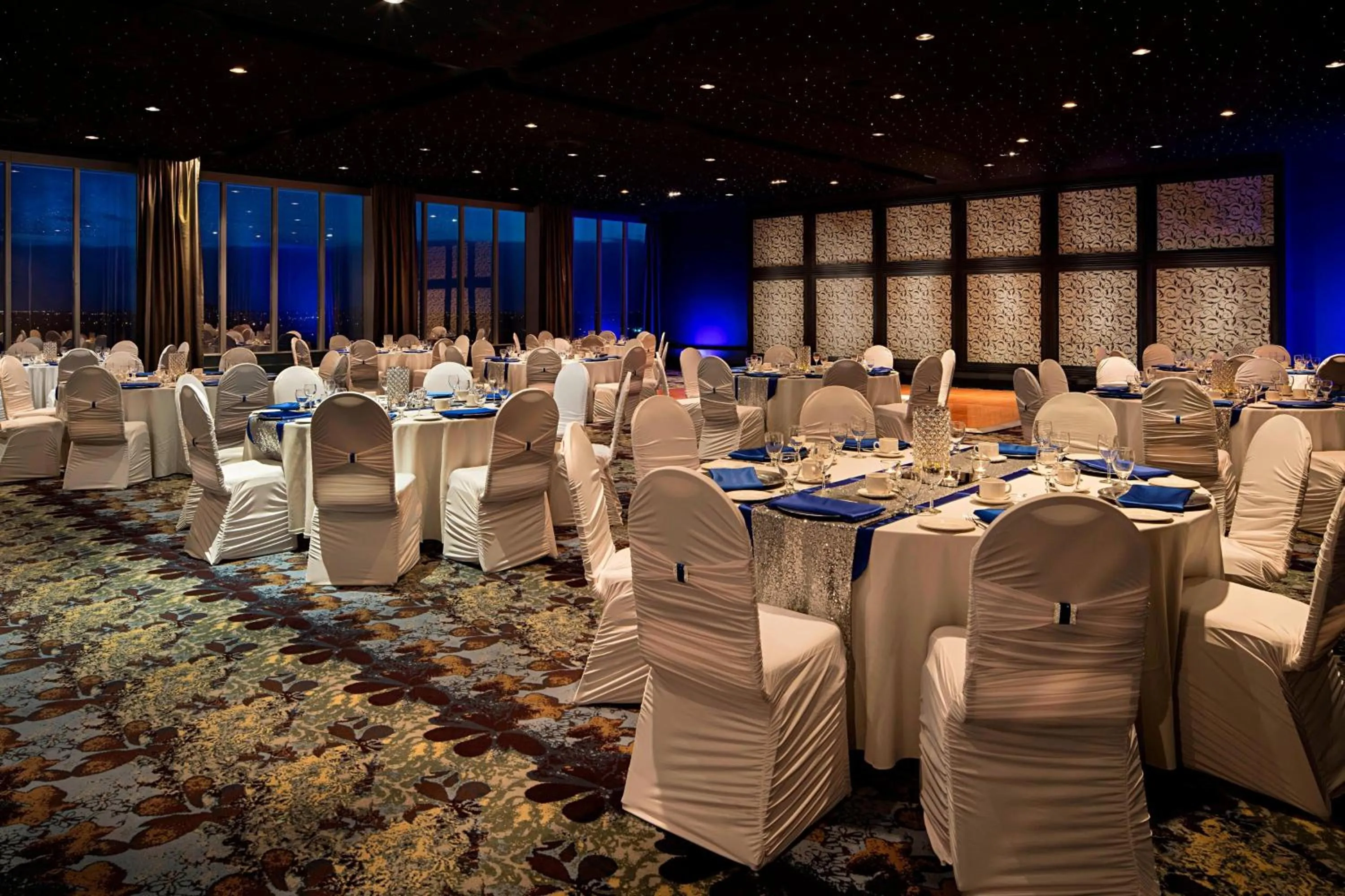 Lobby or reception in Delta Hotels by Marriott Edmonton South Conference Centre
