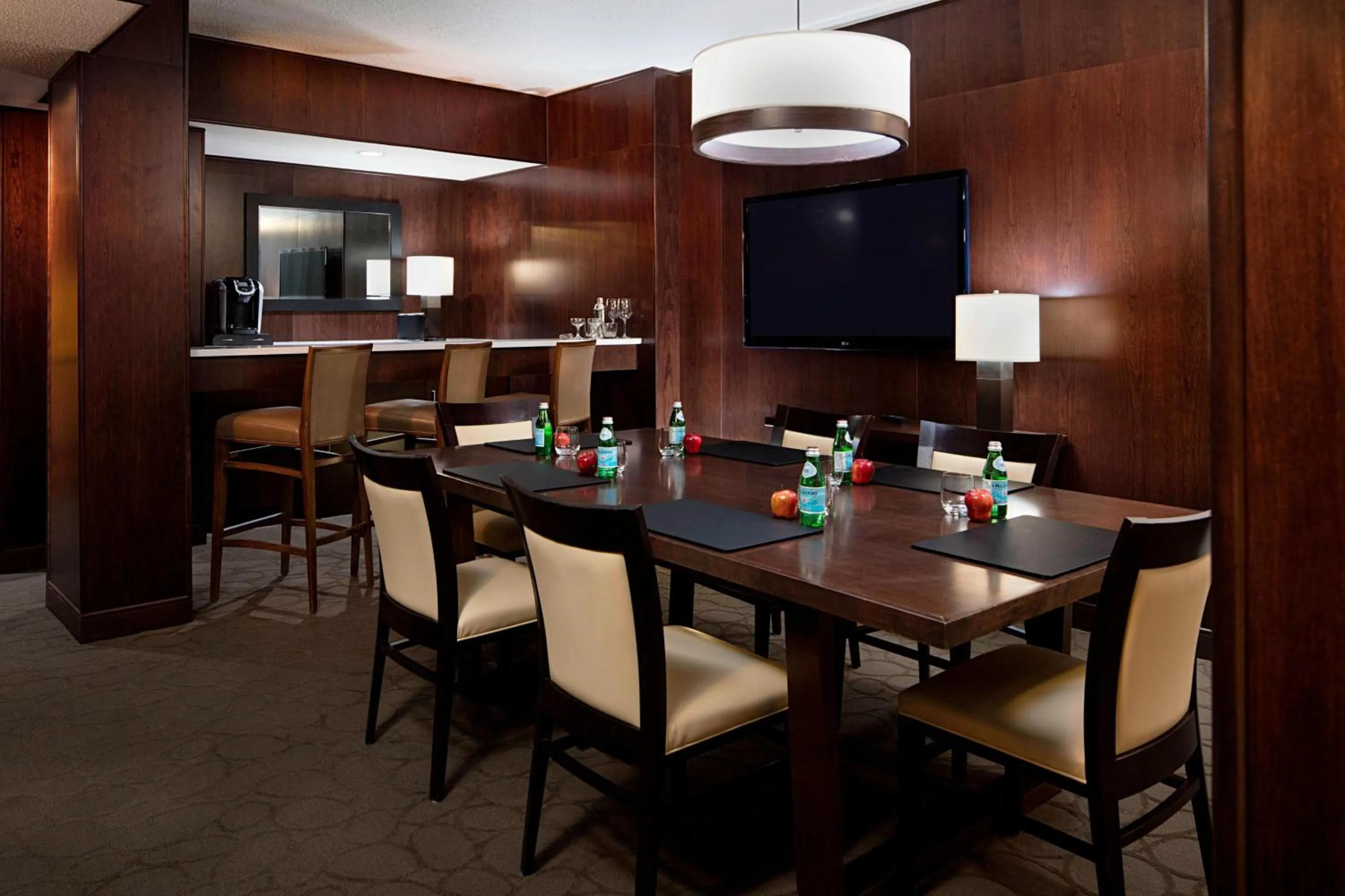 Photo of the whole room in Delta Hotels by Marriott Edmonton South Conference Centre