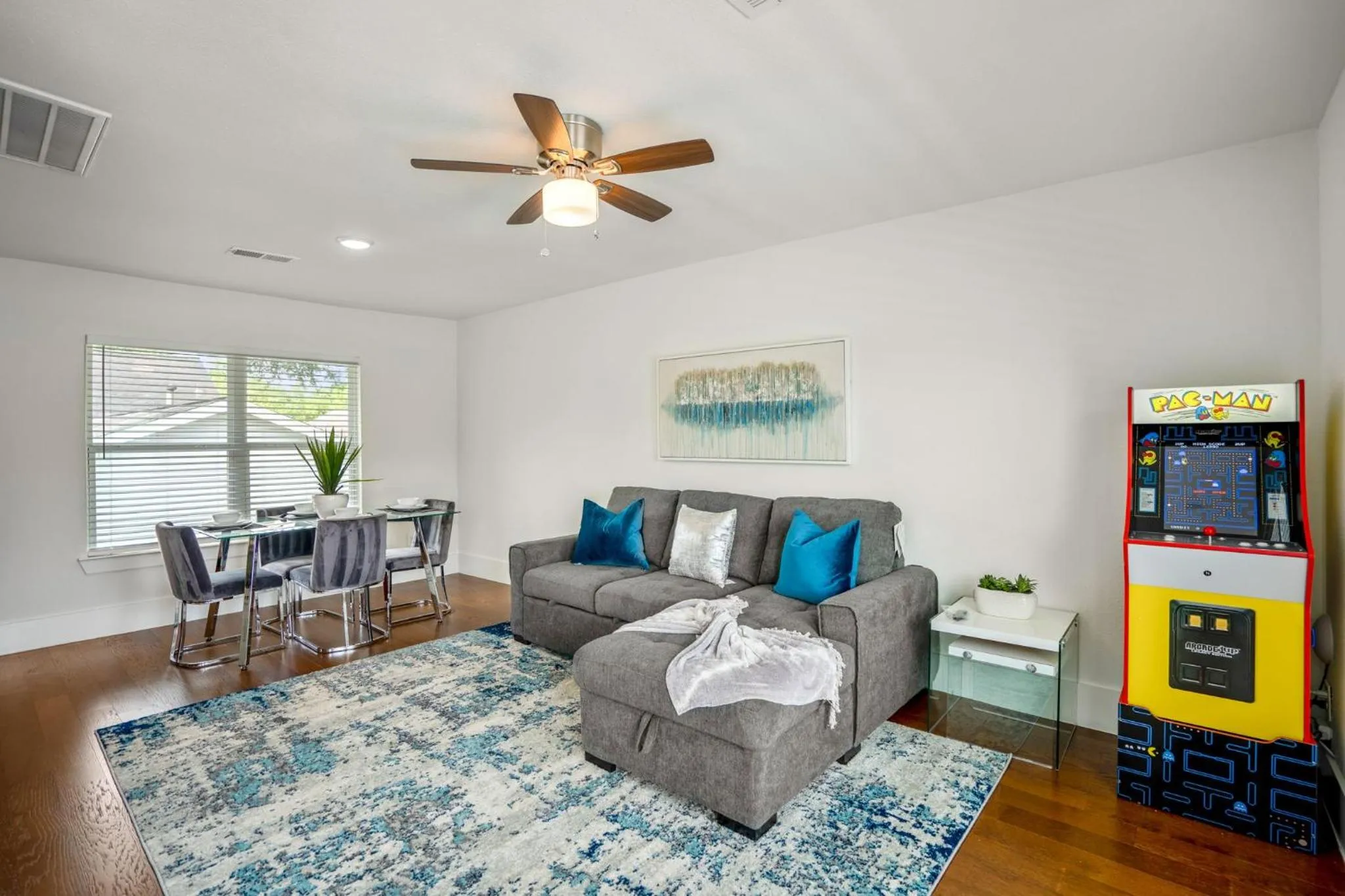 Living room in Universal Apartment at East Downtown