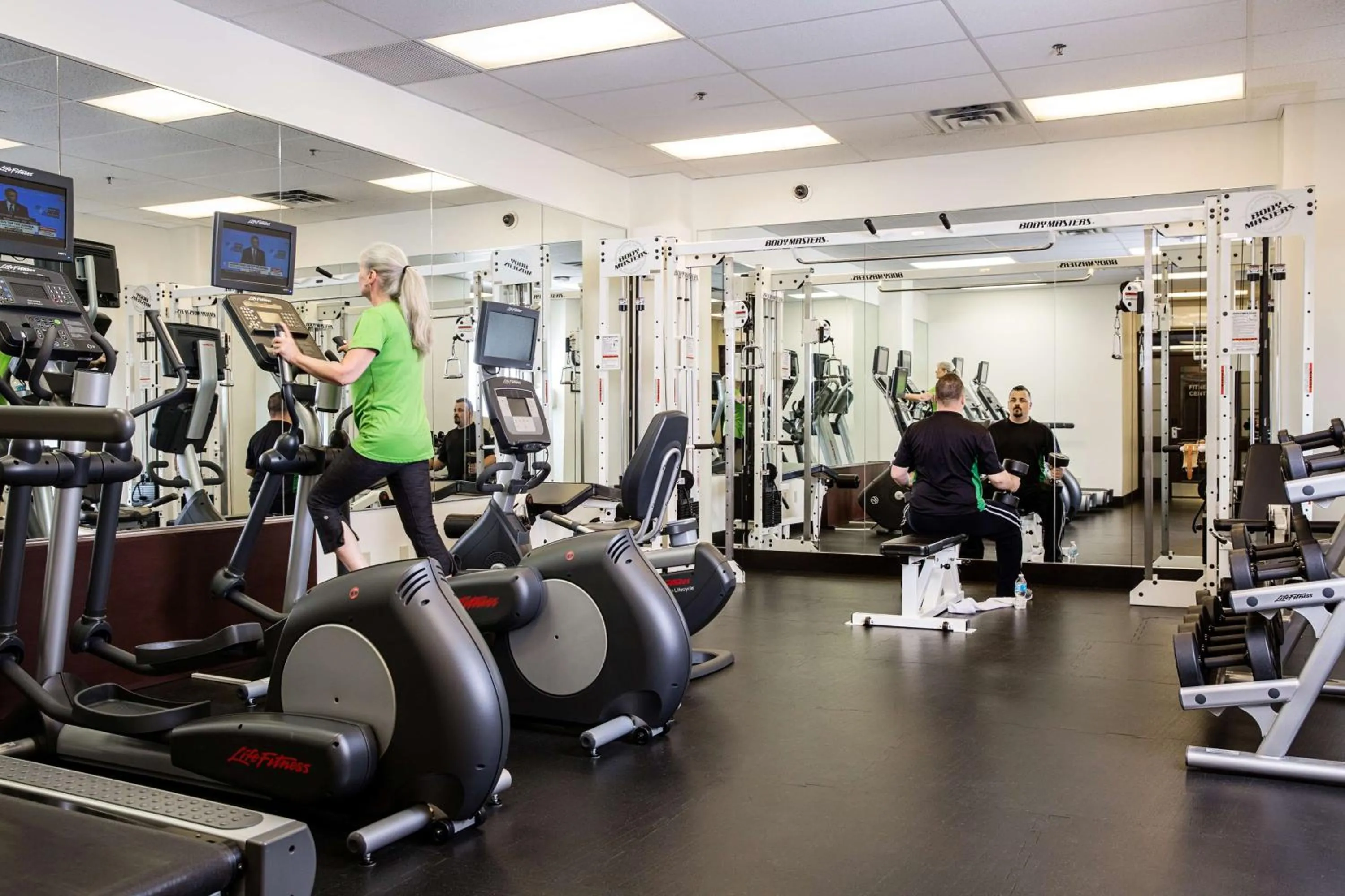Fitness centre/facilities in Campus Tower Suite Hotel