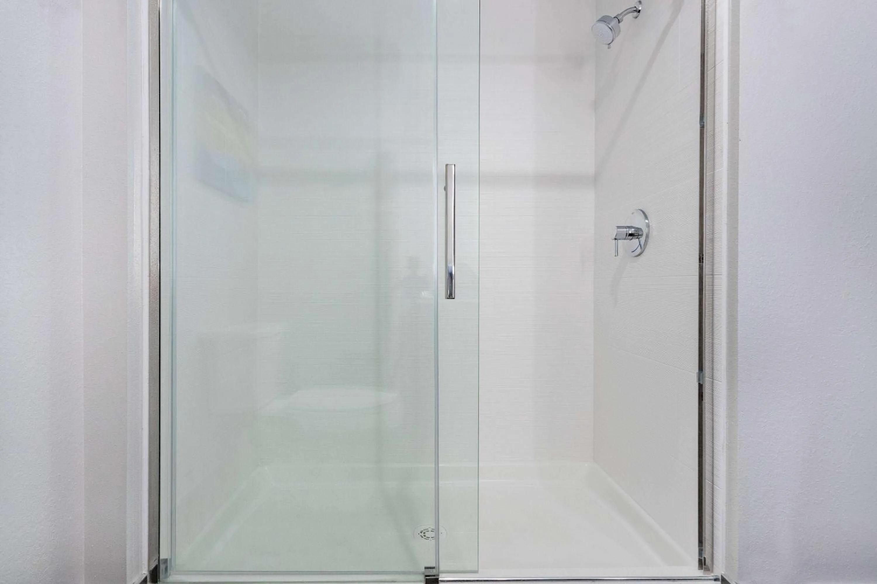 TV and multimedia in LaQuinta Suites by Wyndham South Bend Notre Dame Area