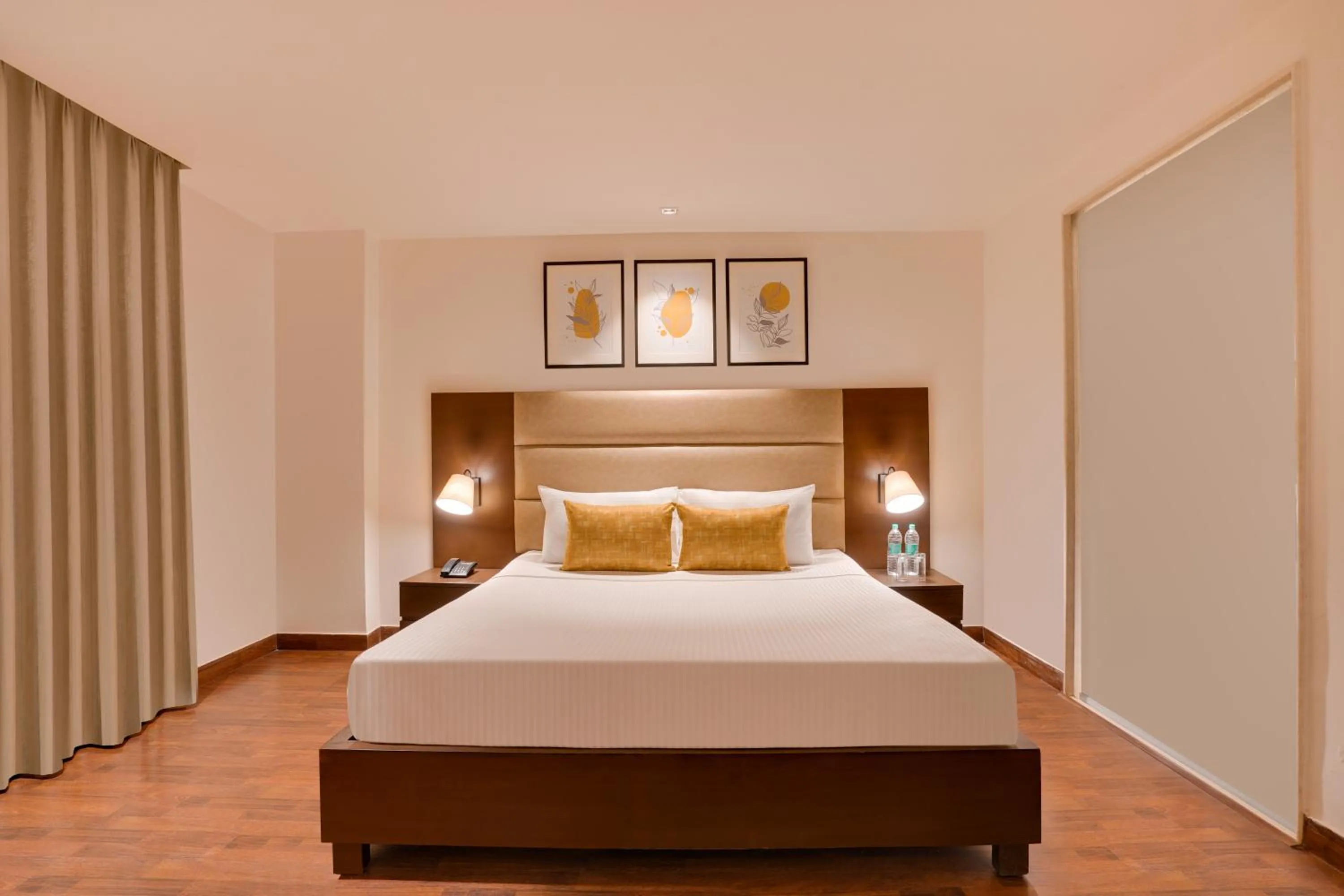 Bedroom, Bed in Lemon Tree Hotel, Noida