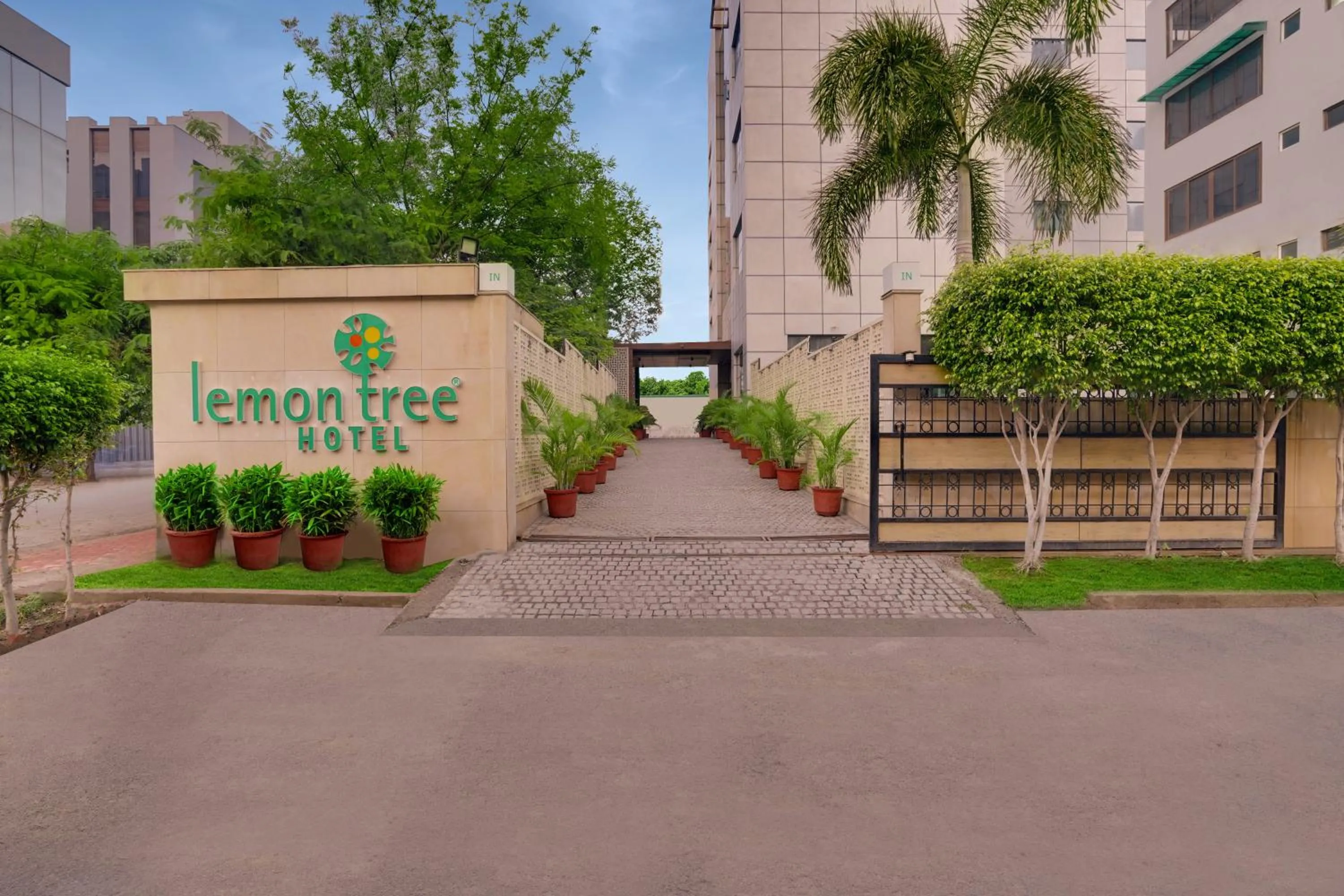 Facade/entrance in Lemon Tree Hotel, Noida