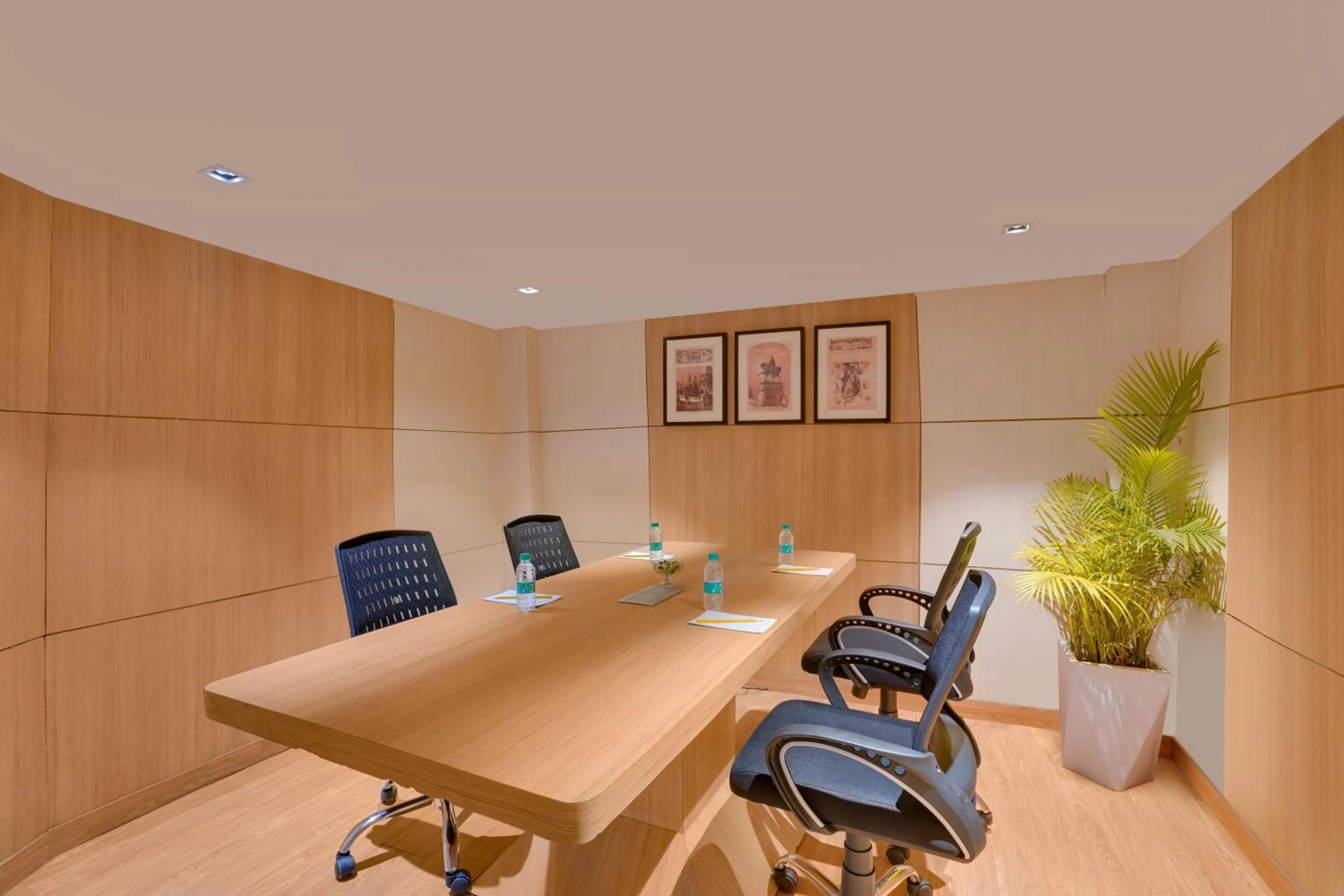 Meeting/conference room in Lemon Tree Hotel, Noida