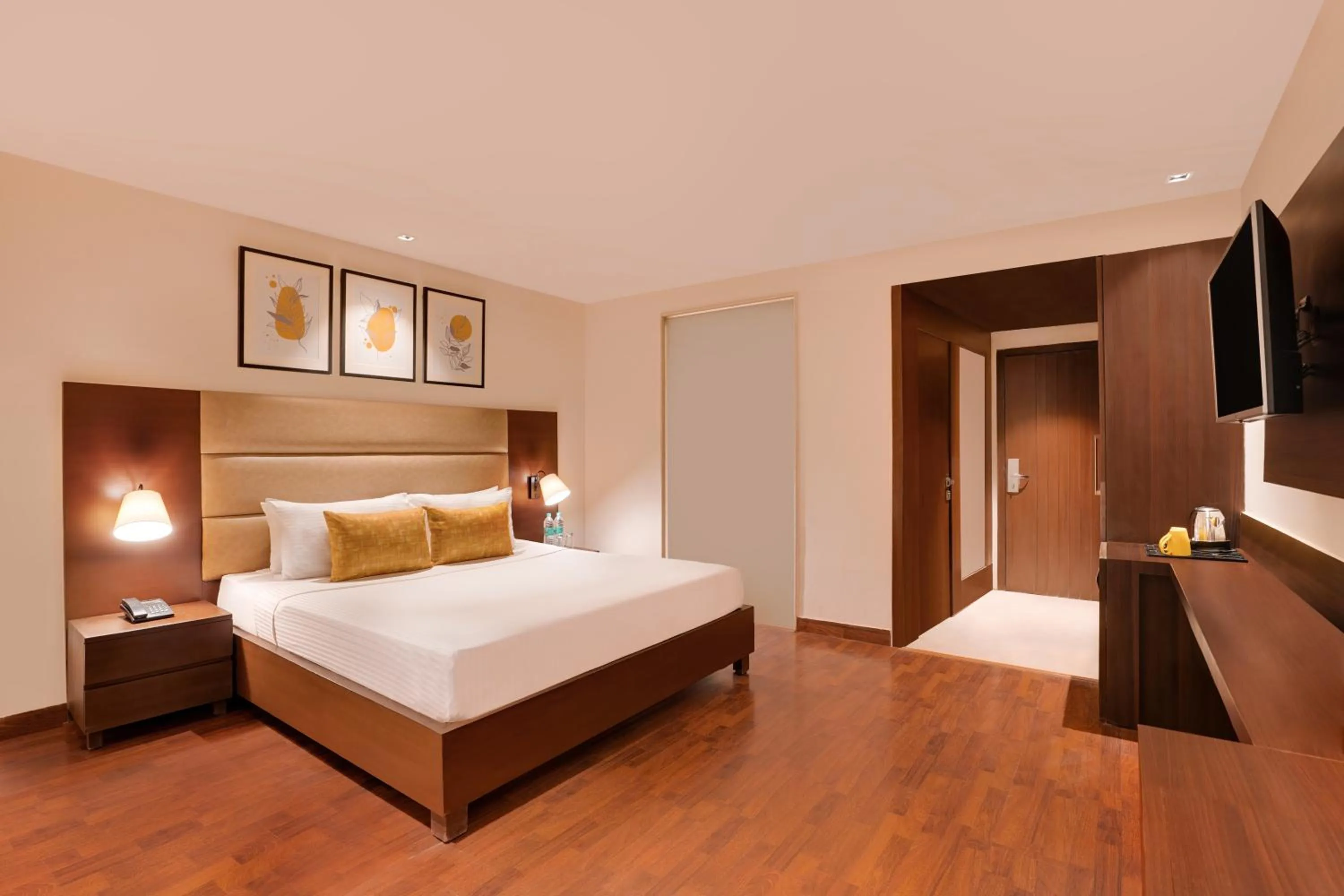 Bathroom, Bed in Lemon Tree Hotel, Noida