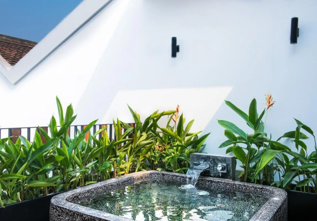 Bath in Atelier Hotel