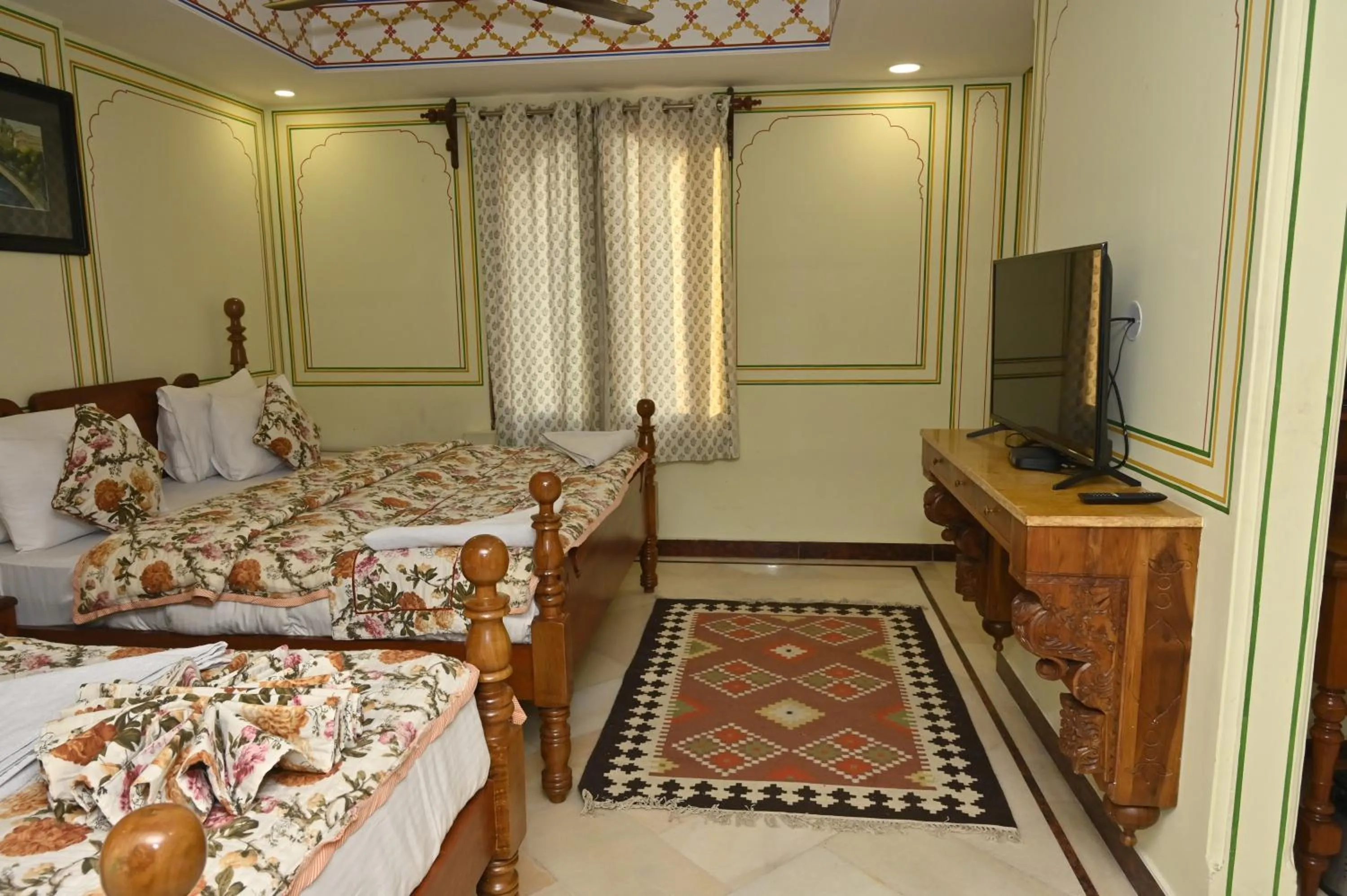 TV and multimedia, Bed in Hotel Rime Vista