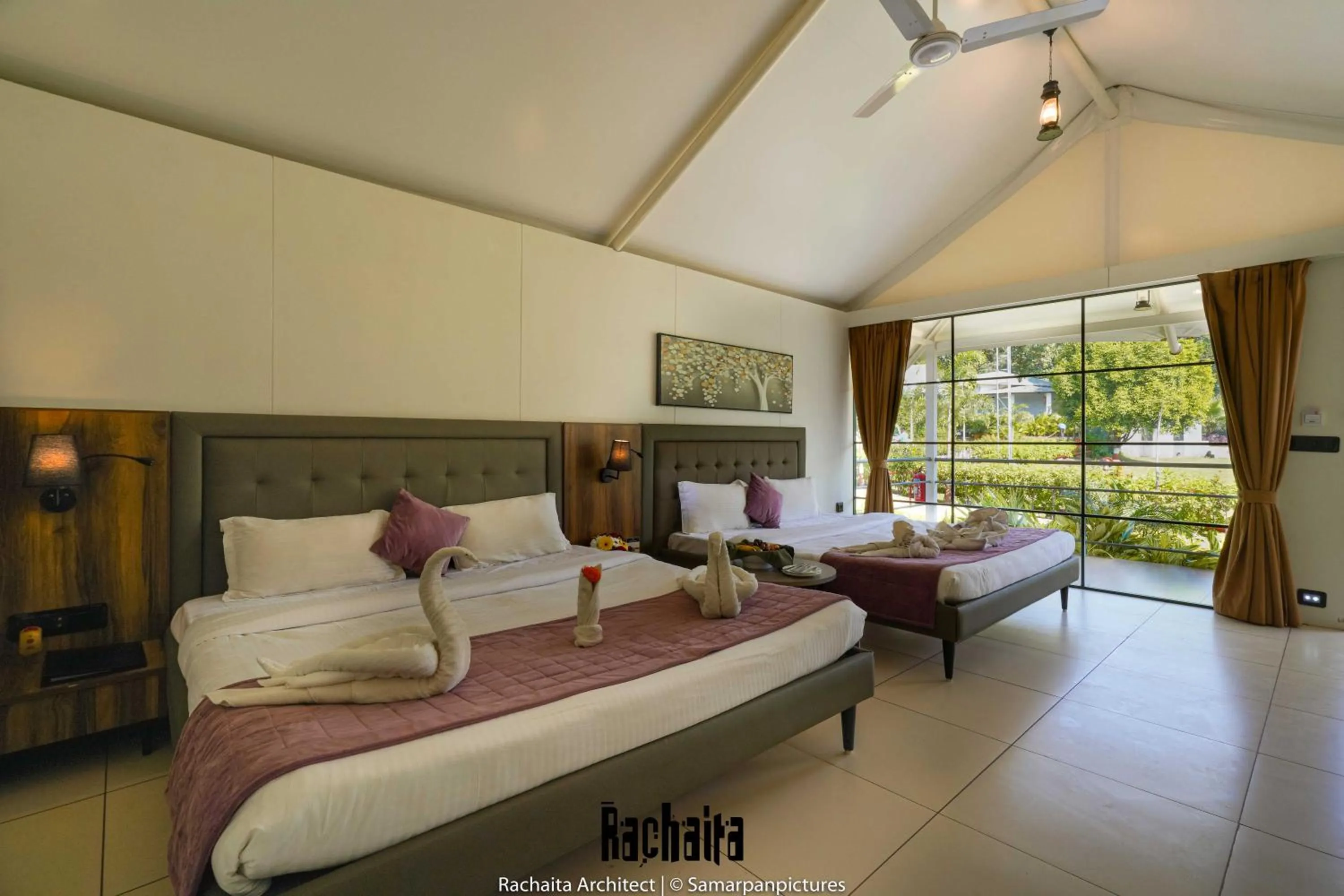 Bed in White Feather Resort Kauncha