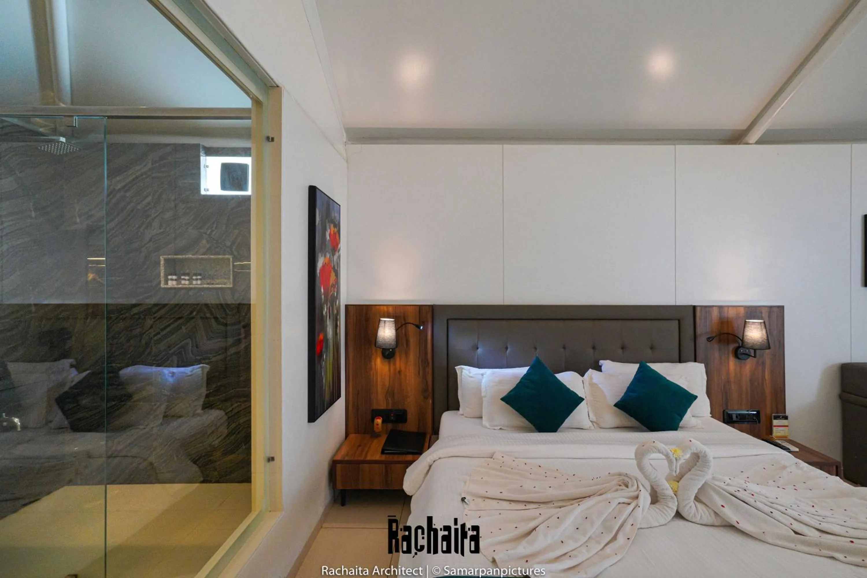 Bedroom, Bed in White Feather Resort Kauncha