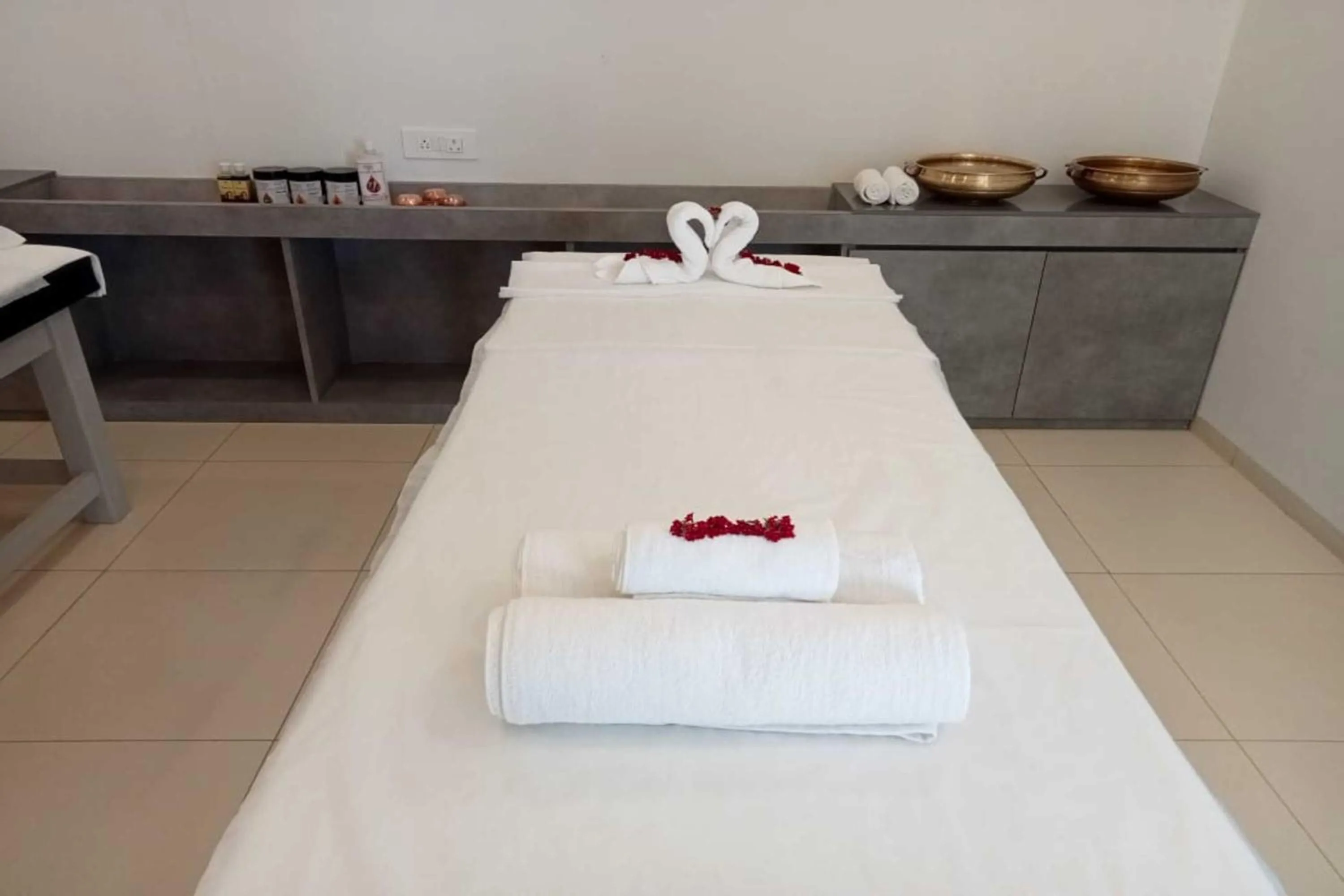 Spa and wellness centre/facilities in White Feather Resort Kauncha