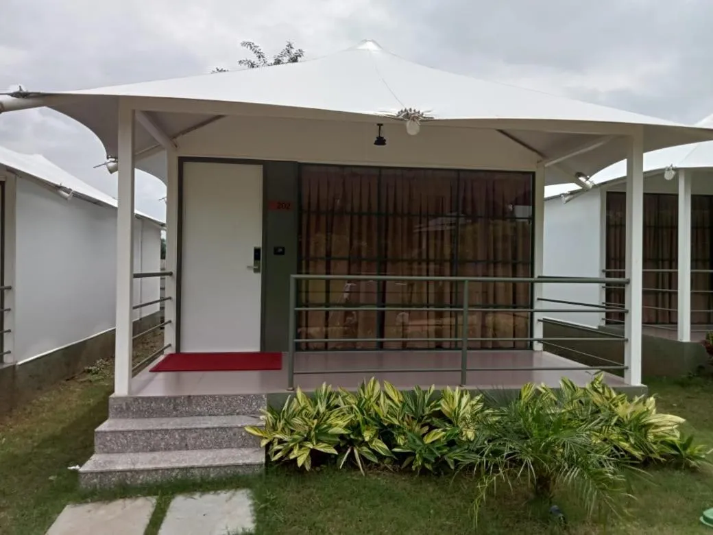 White Feather Resort Kauncha