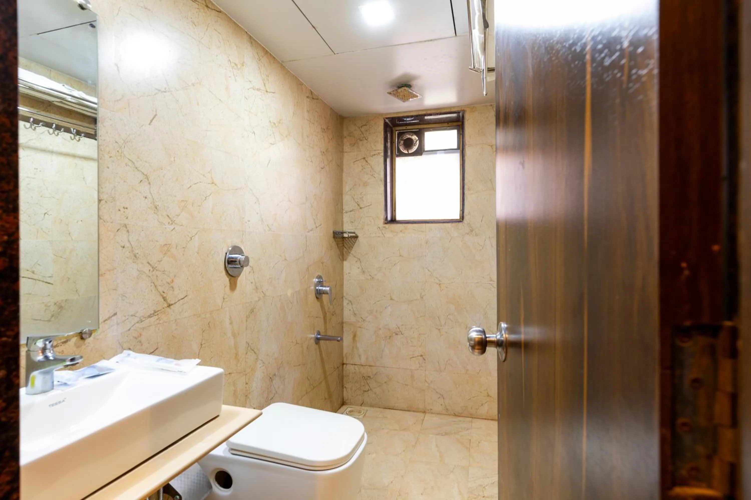 Hotel Embassy Park - BKC Mumbai