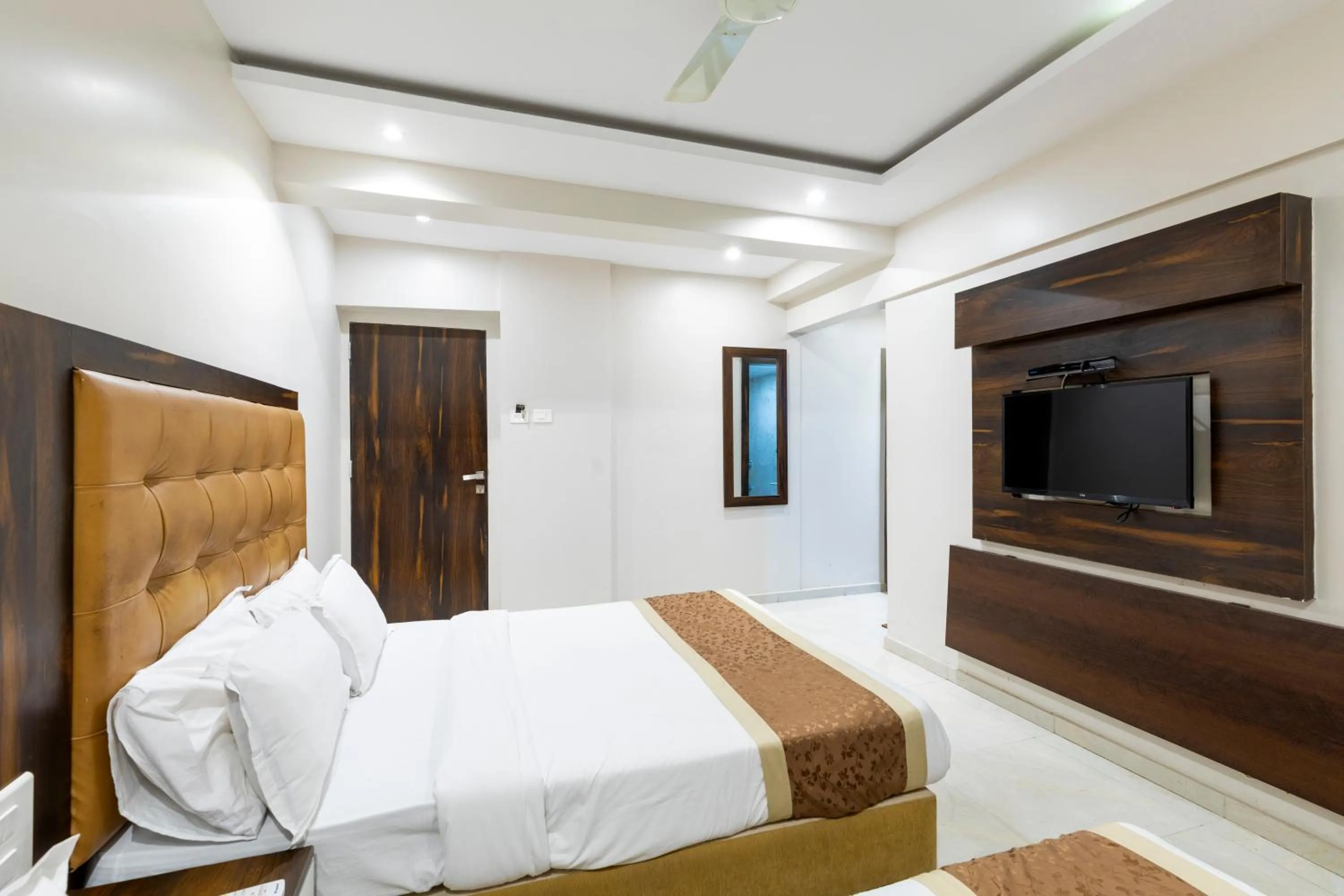 Bed in Hotel Embassy Park - BKC Mumbai