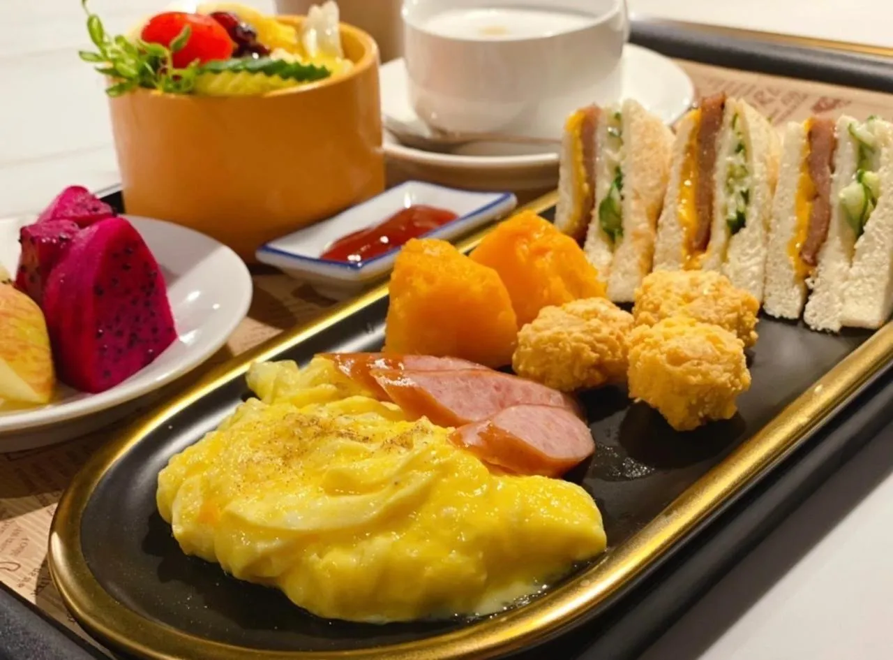 Breakfast in Tenz Go Hotel