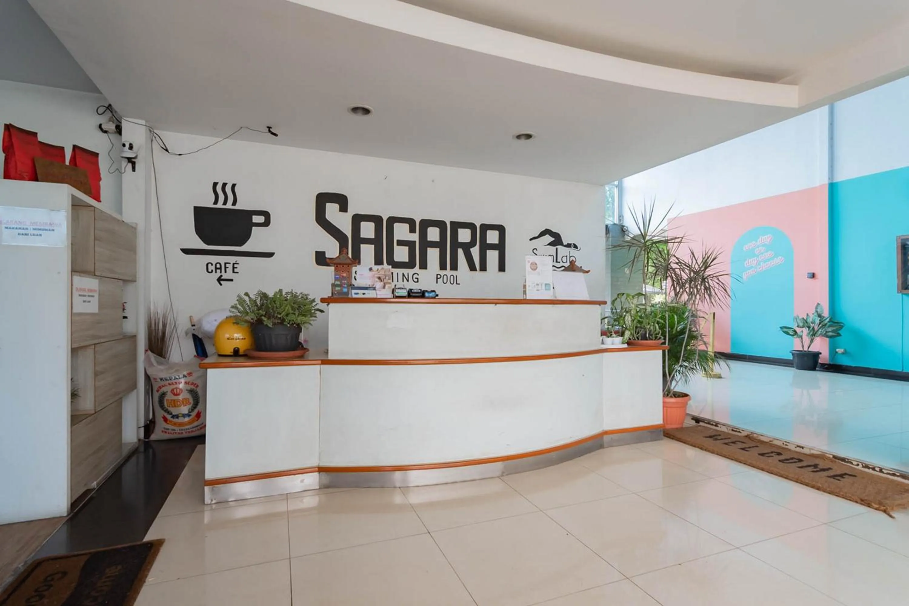 Lobby or reception in Urbanview Hotel Sagara Bogor