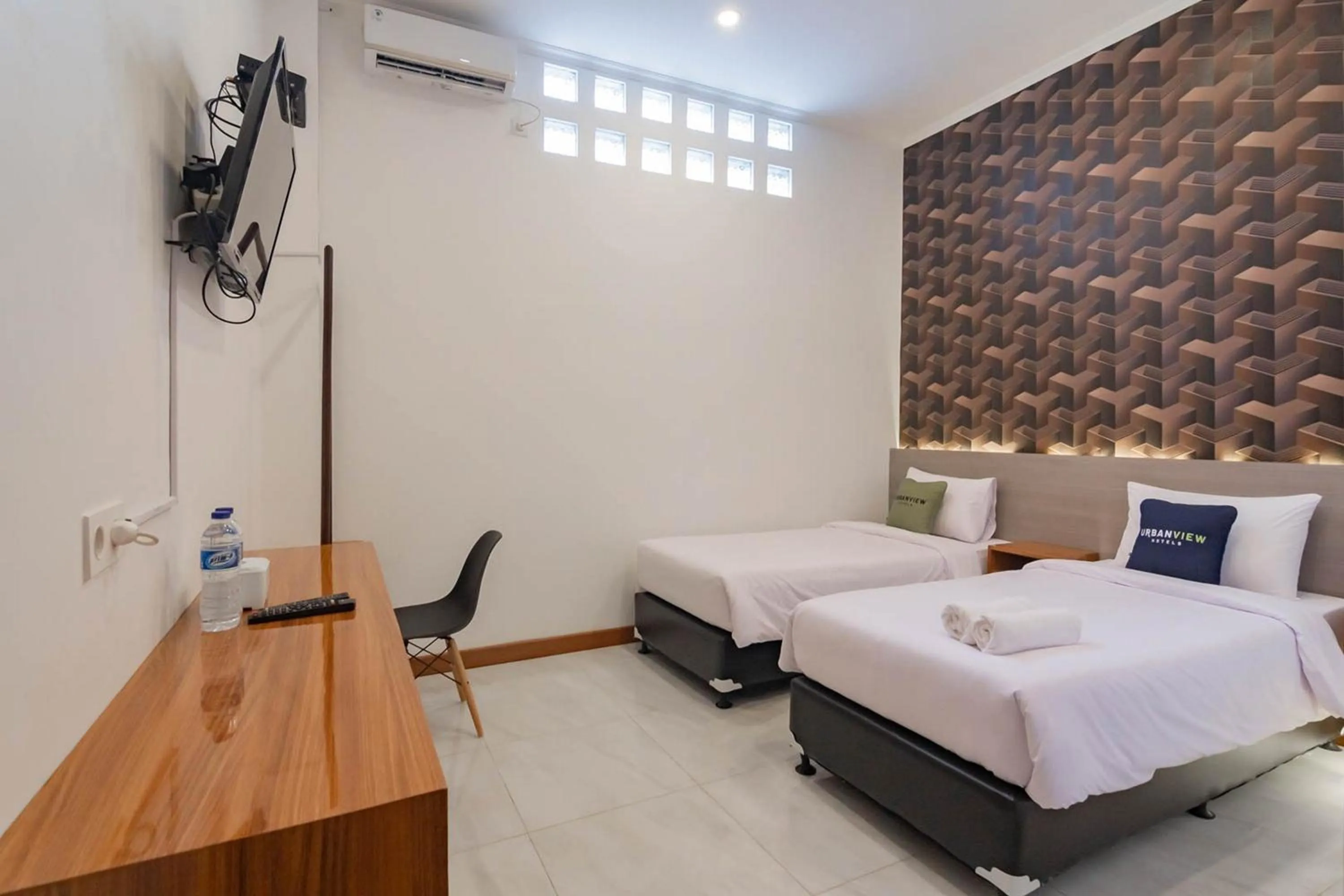 Bedroom, Bed in Urbanview Hotel Sagara Bogor