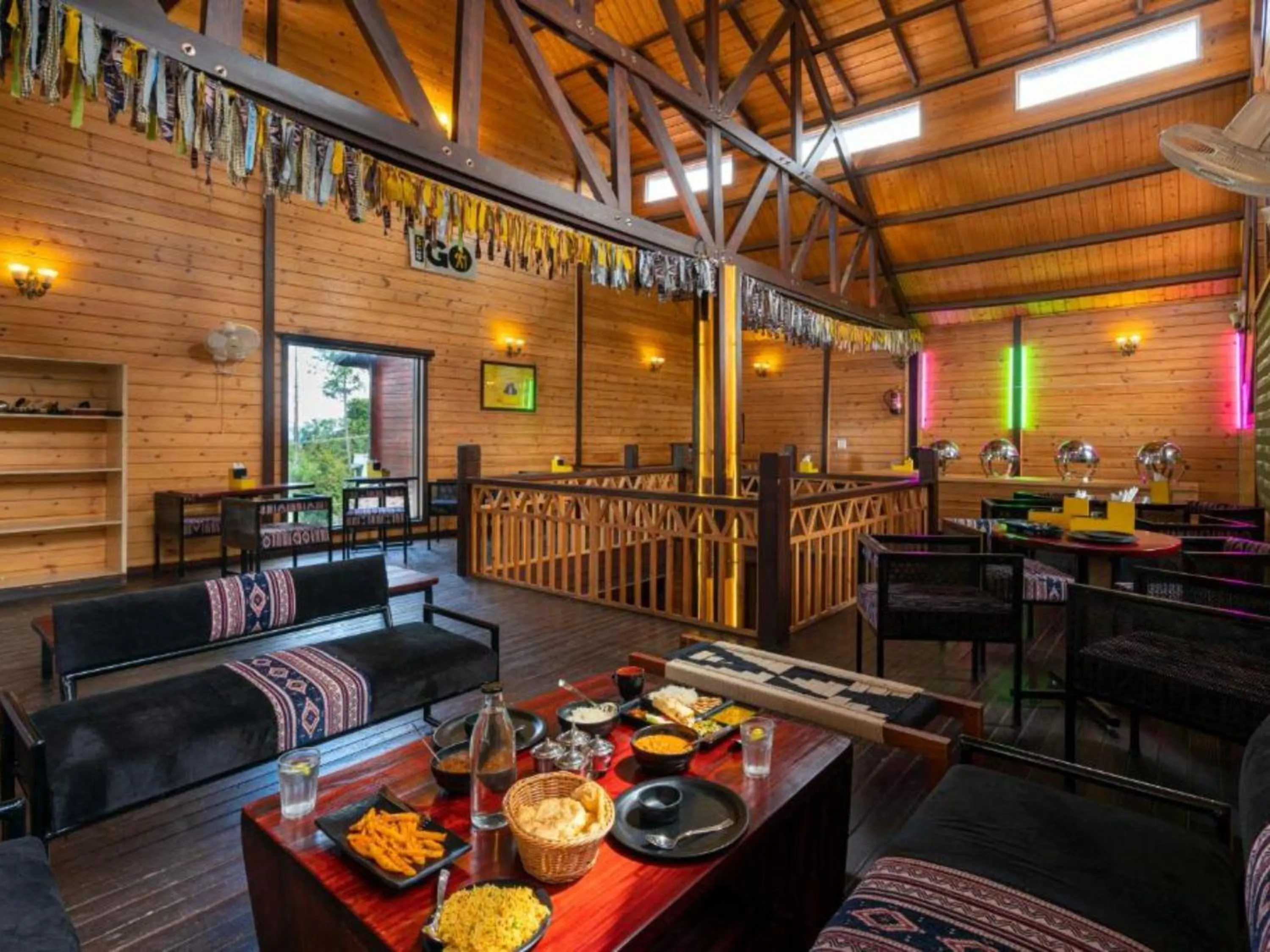 Restaurant/places to eat in The Hosteller Kasar Devi