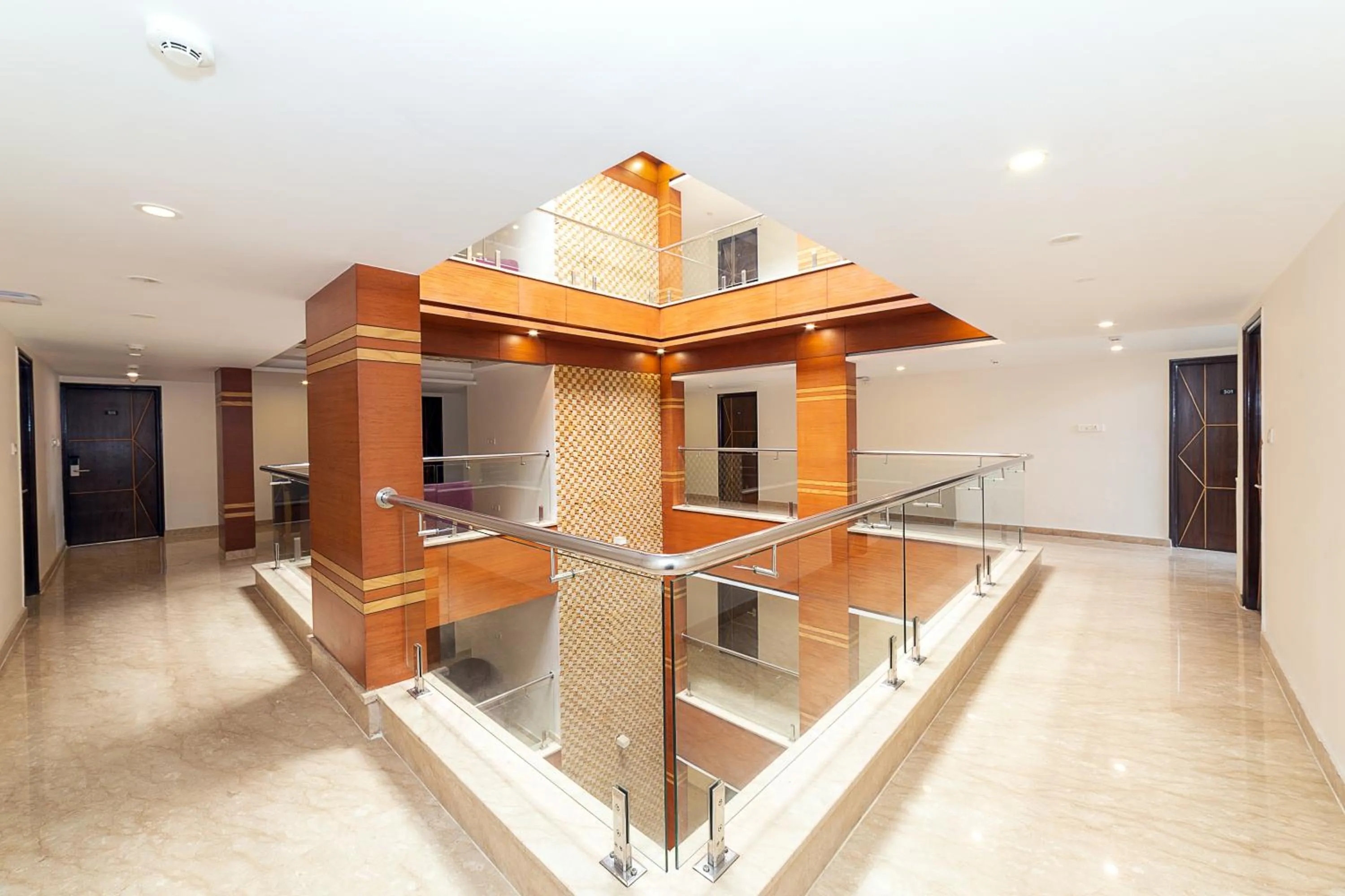 Lounge or bar in Icon Regency by Bhagini