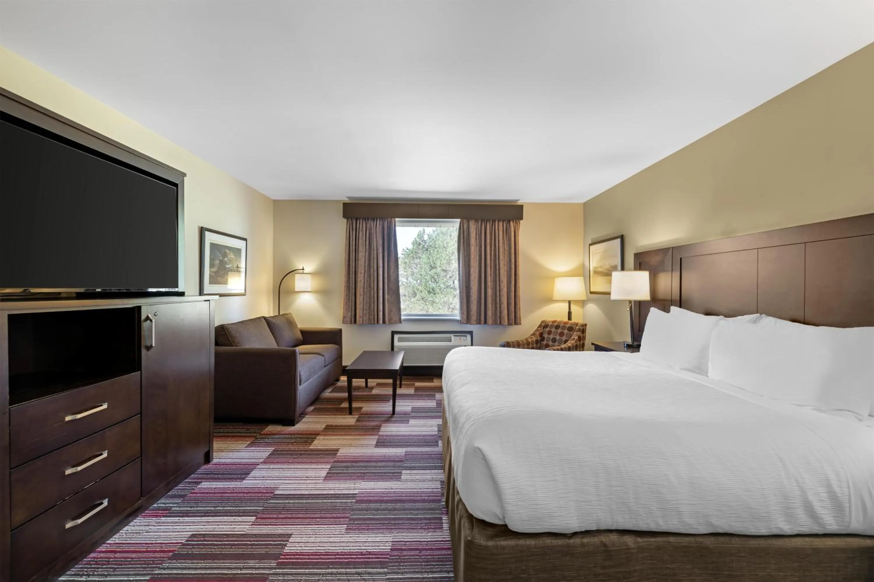 Bedroom, Bed in Best Western Plus Stoneridge Inn & Conference Centre London Ontario