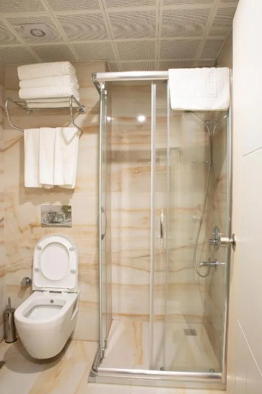 Bathroom in Alpinn Hotel DUE