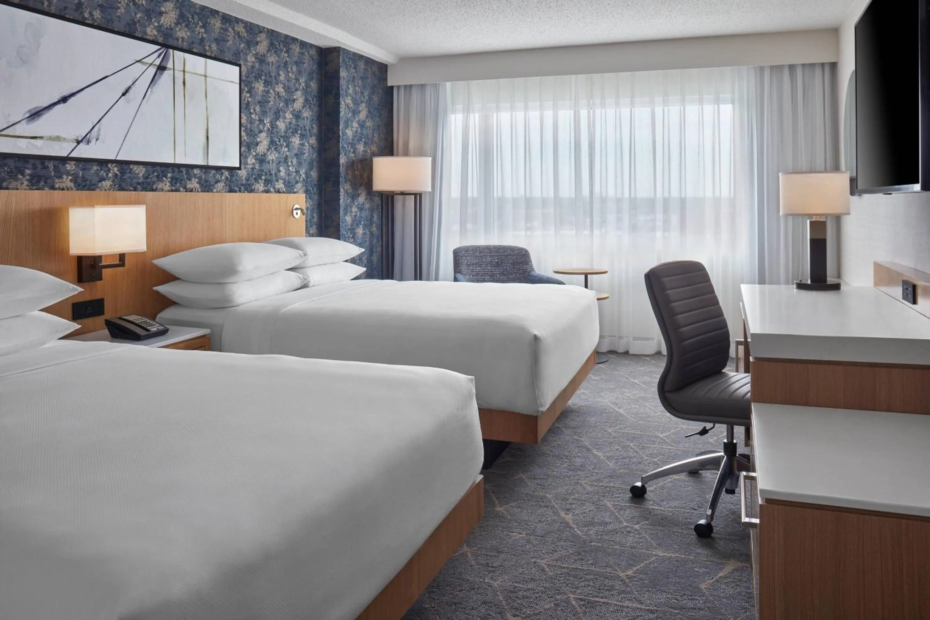 Photo of the whole room, Bed in Delta Hotels by Marriott Saskatoon Downtown