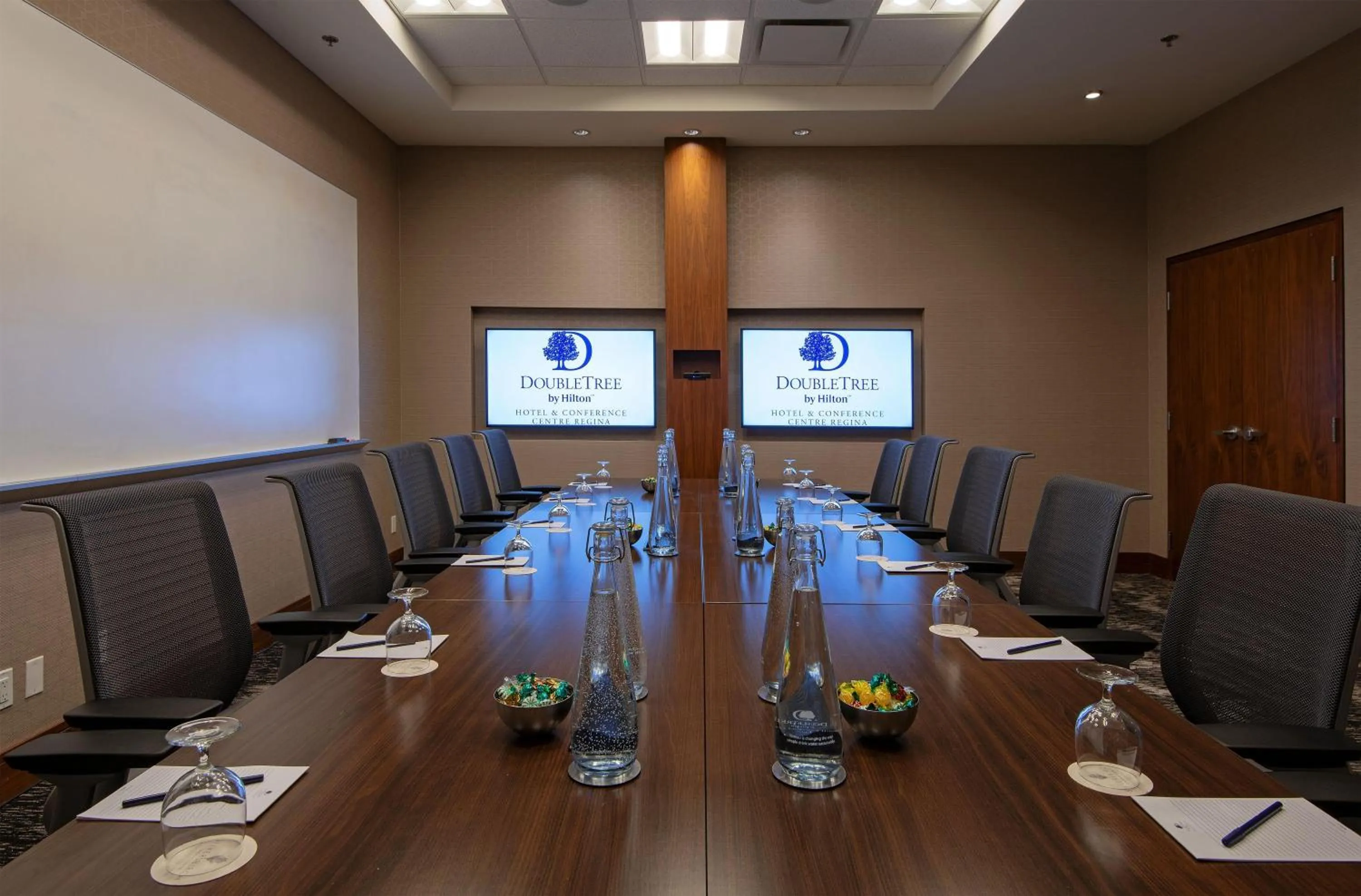 Meeting/conference room in DoubleTree by Hilton Hotel & Conference Centre Regina