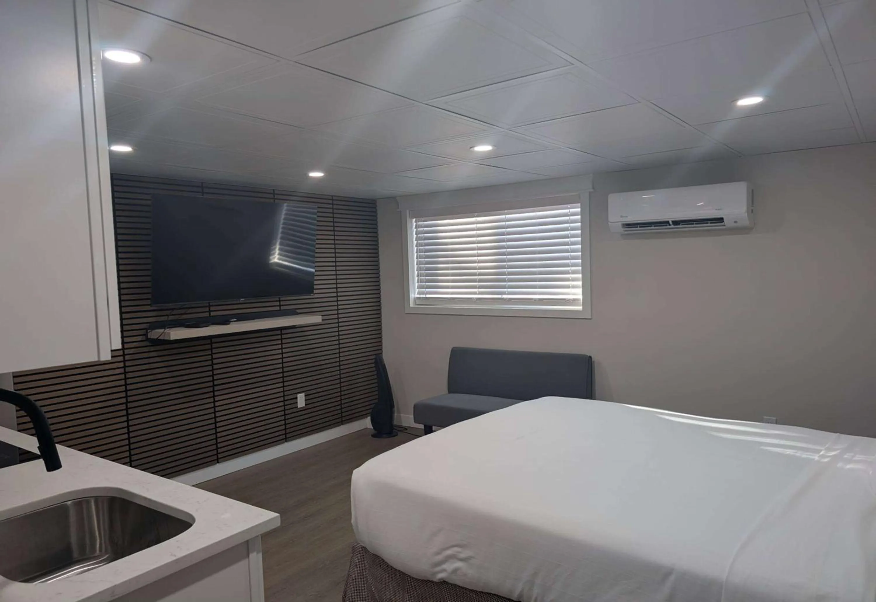 Photo of the whole room, Bed in Baymont by Wyndham Red Deer