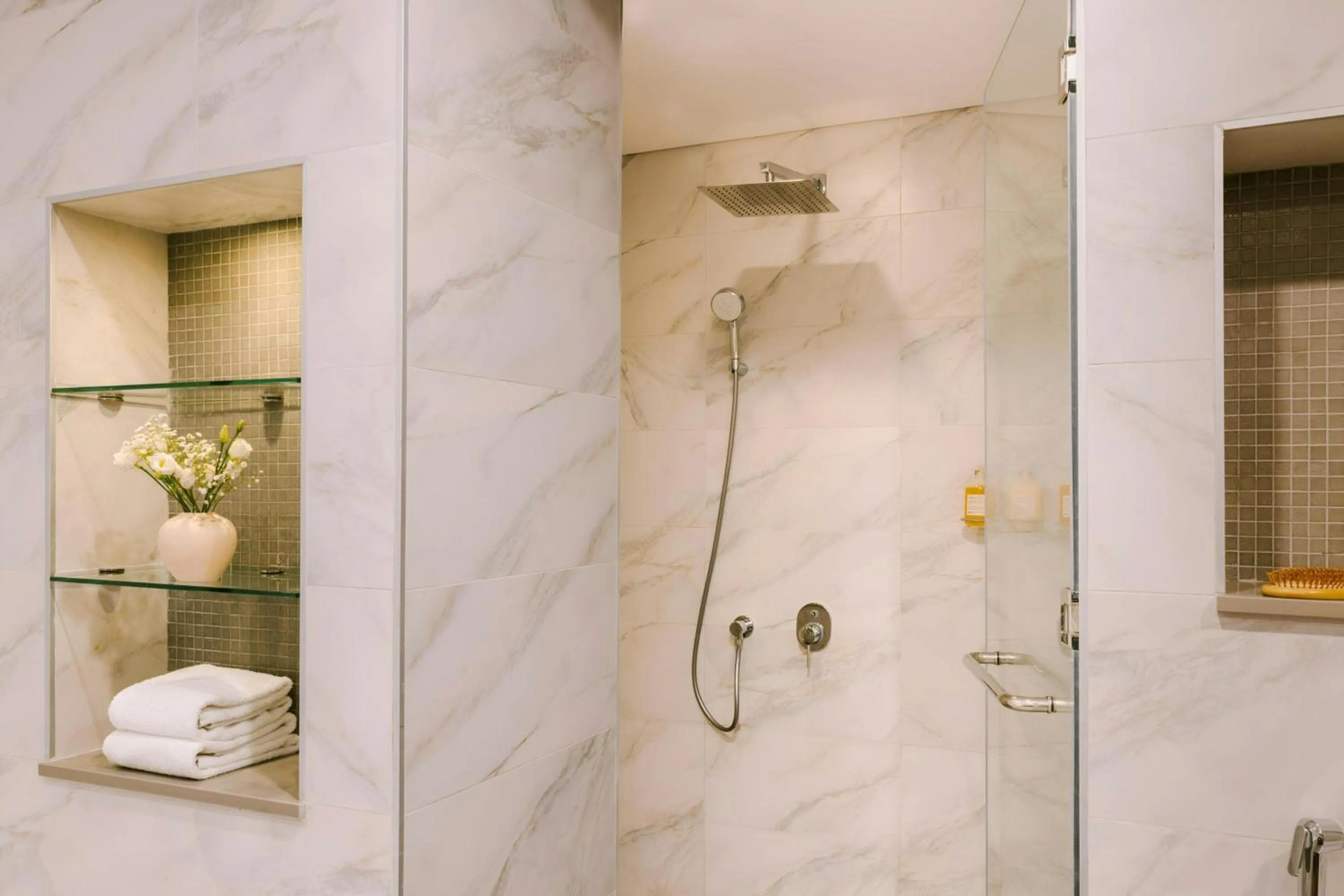 Bathroom in Sonder by Marriott Bonvoy Downtown Towers Apartments