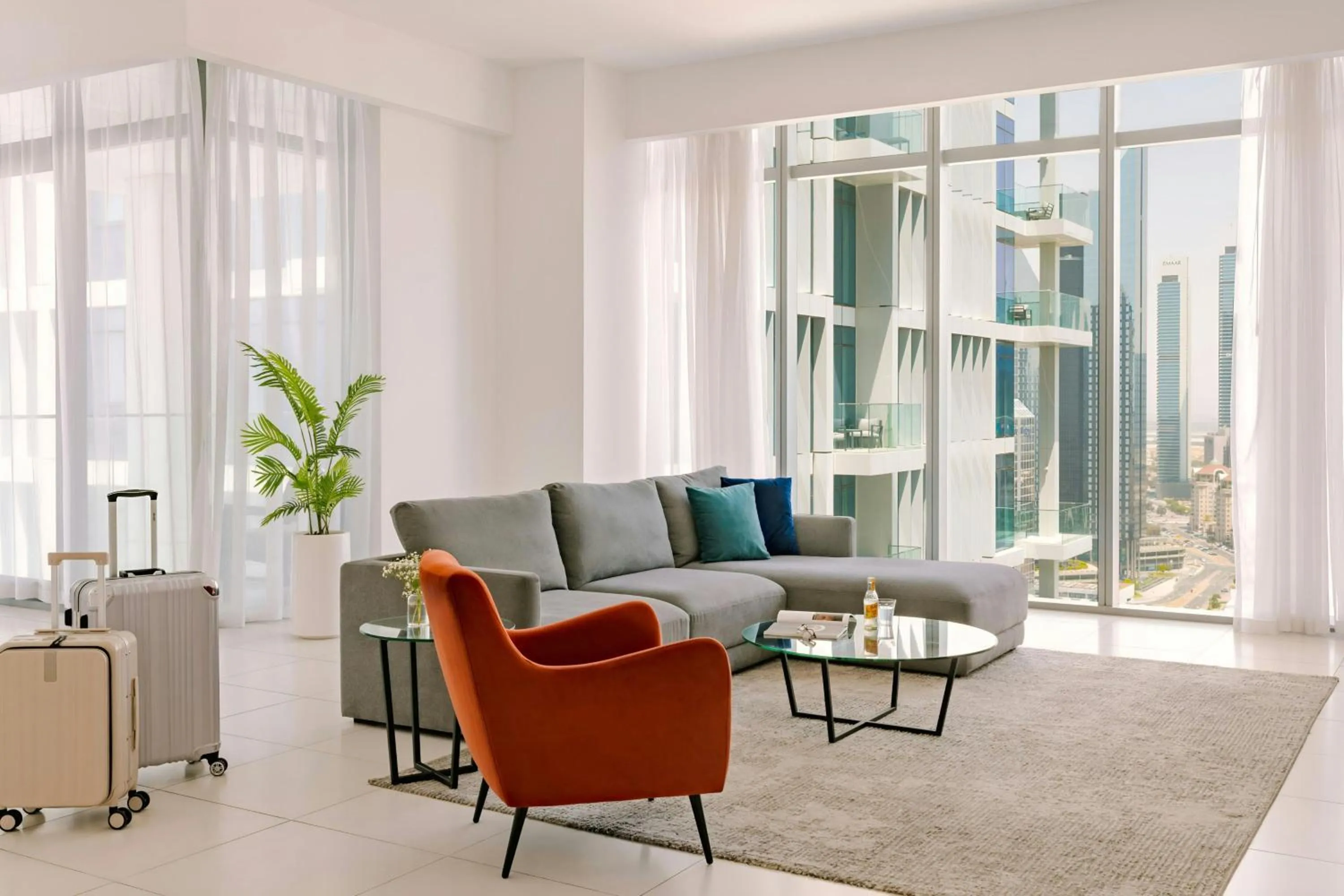 Living room in Sonder by Marriott Bonvoy Downtown Towers Apartments