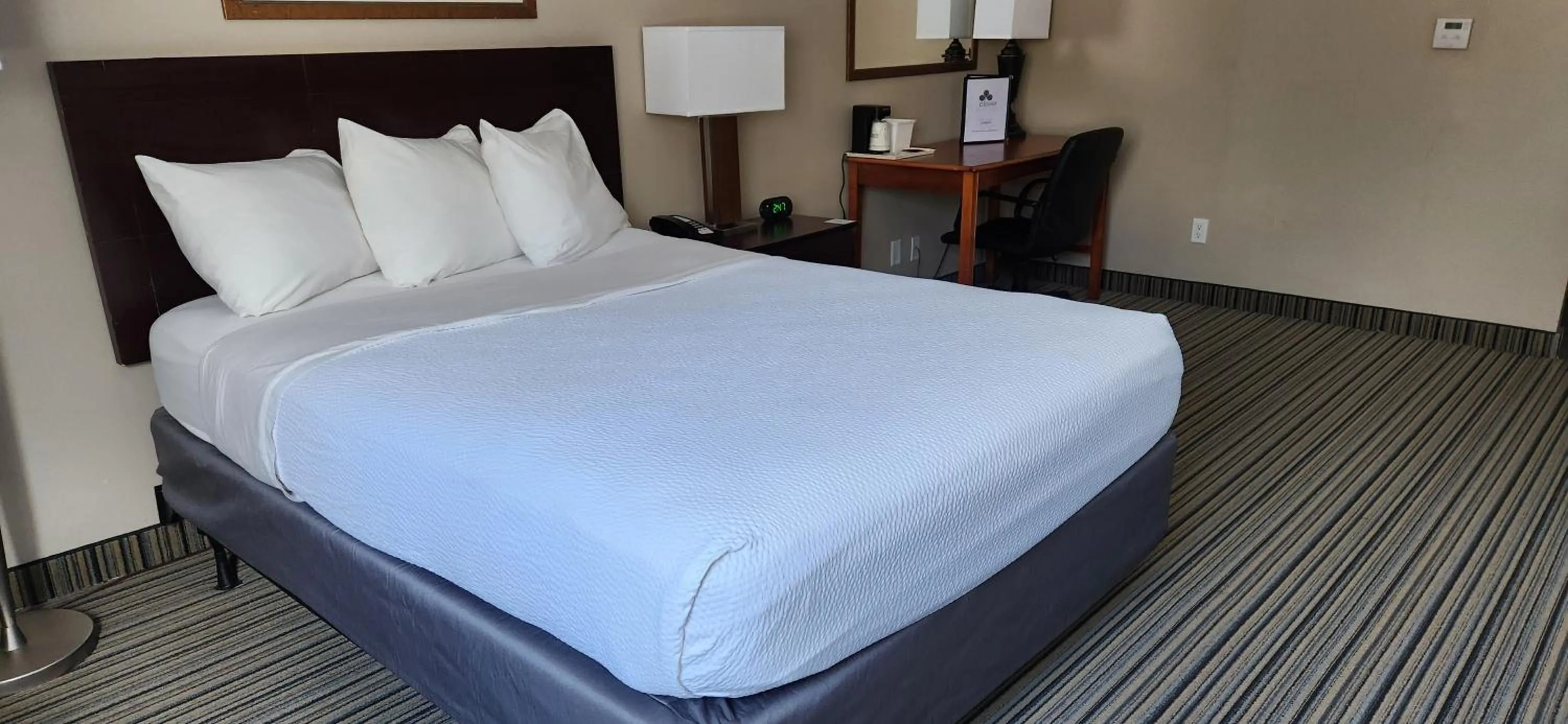 acessibility, Bed in Ramada by Wyndham London