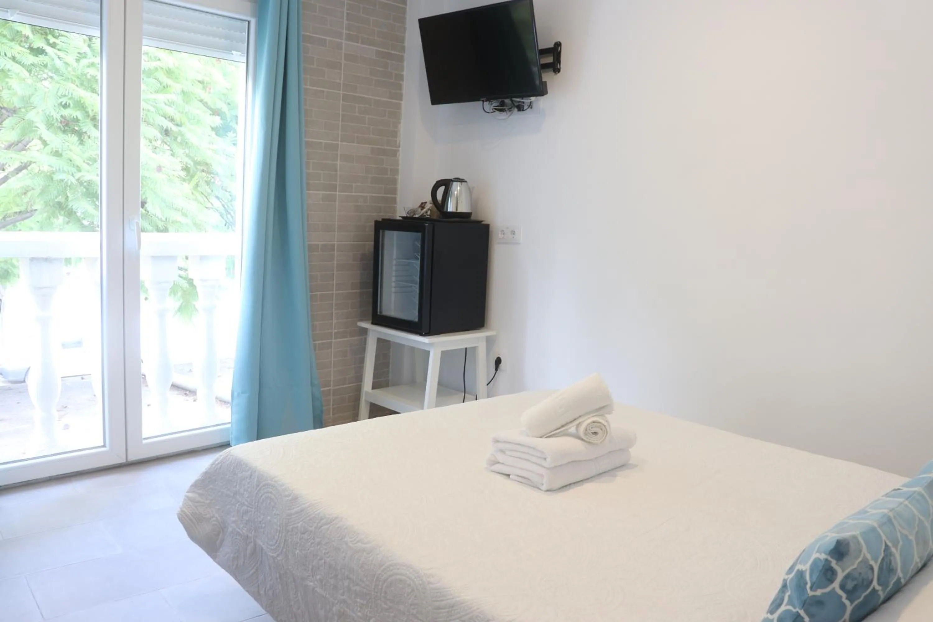 Photo of the whole room, Bed in Hotel CALPE