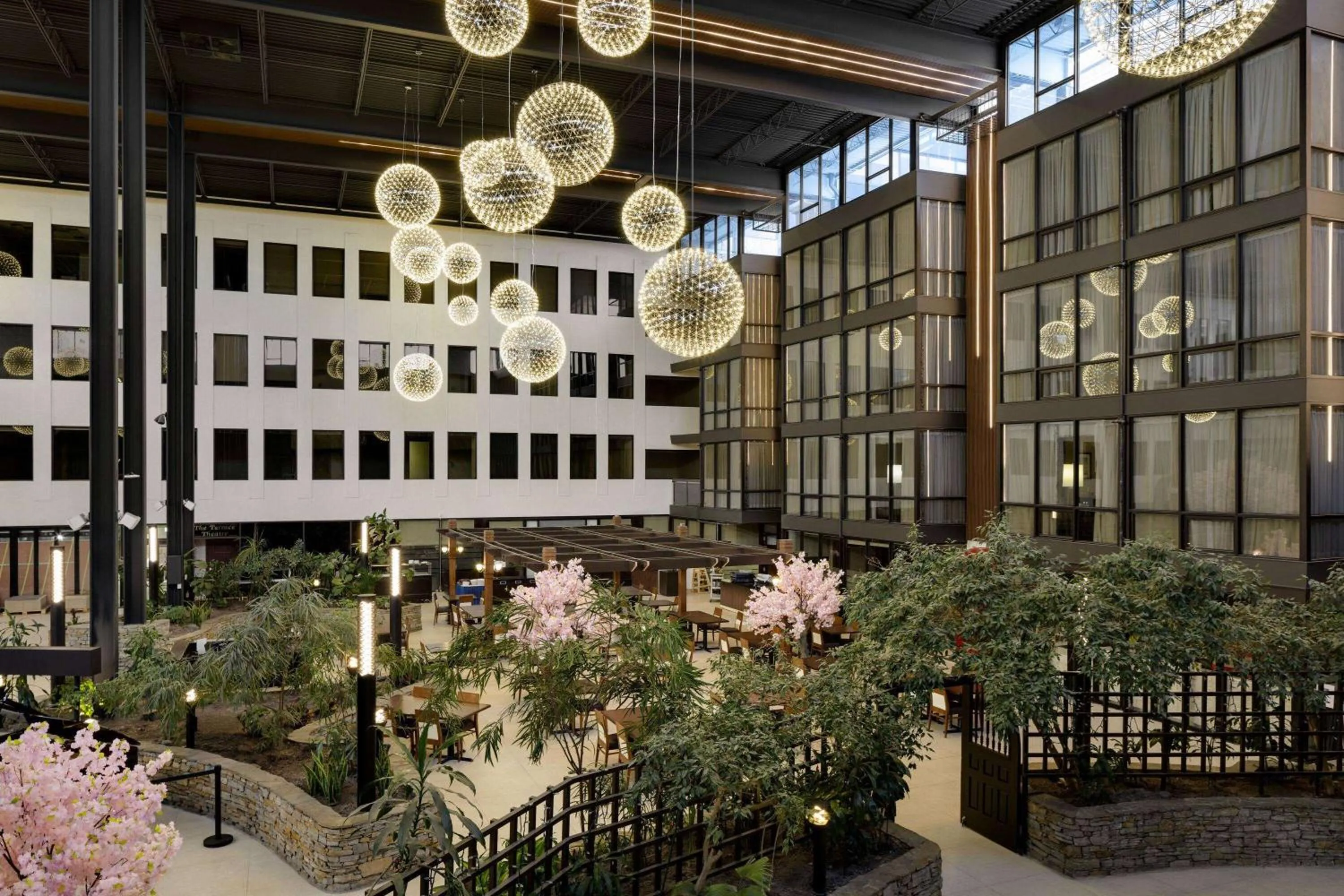 Lobby or reception in Wyndham Edmonton Hotel and Conference Centre