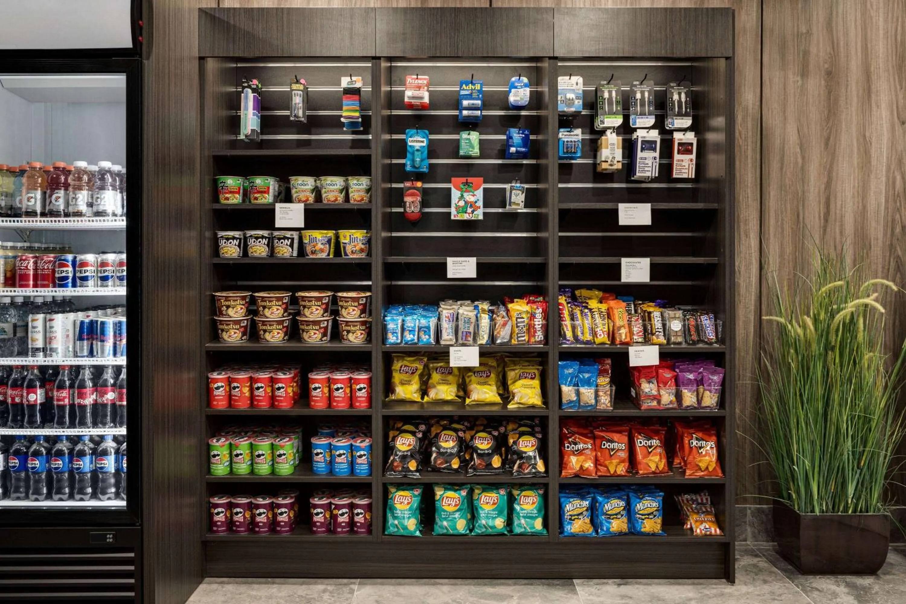 Food and drinks in Wyndham Edmonton Hotel and Conference Centre