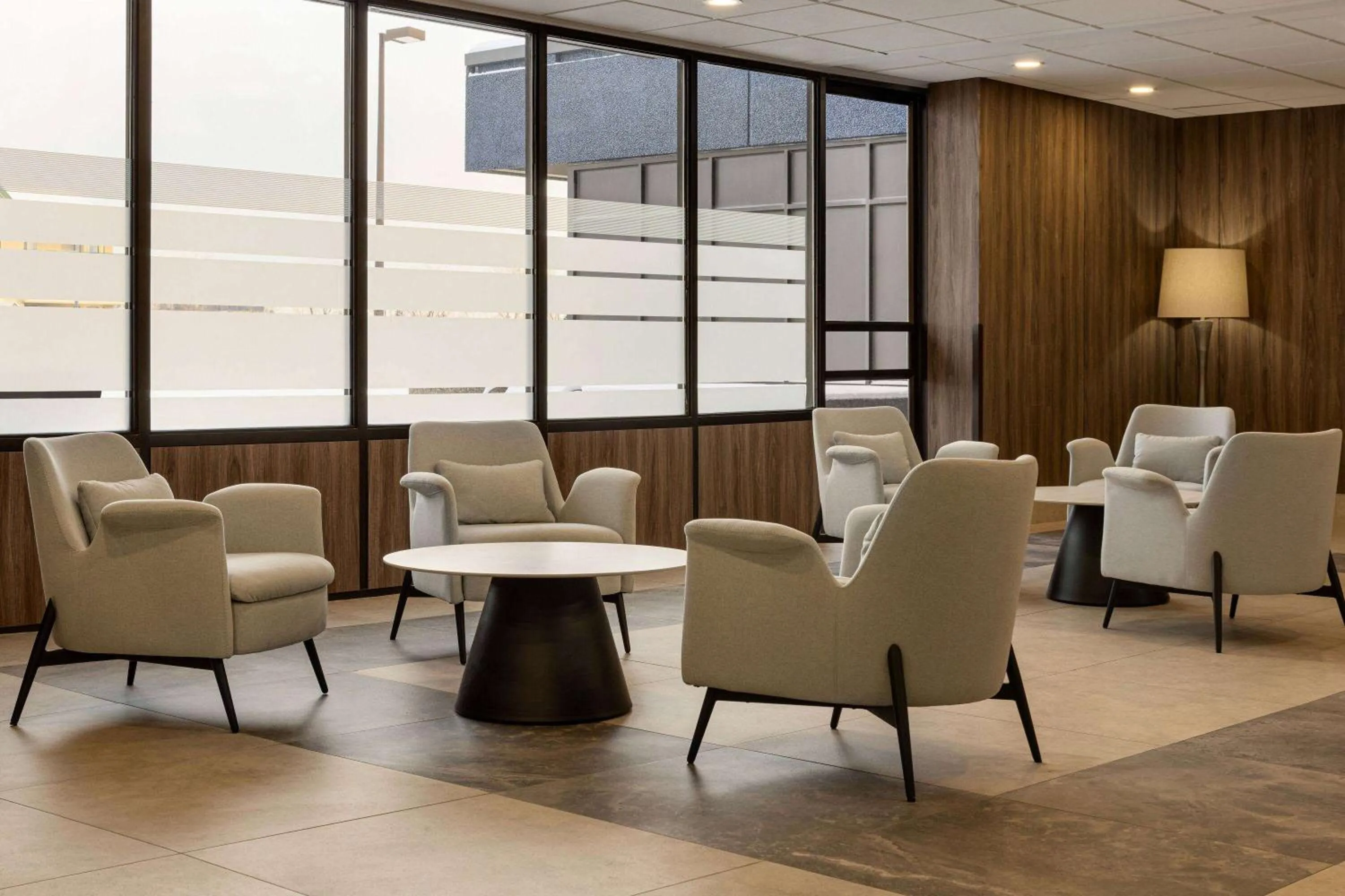 Lobby or reception in Wyndham Edmonton Hotel and Conference Centre