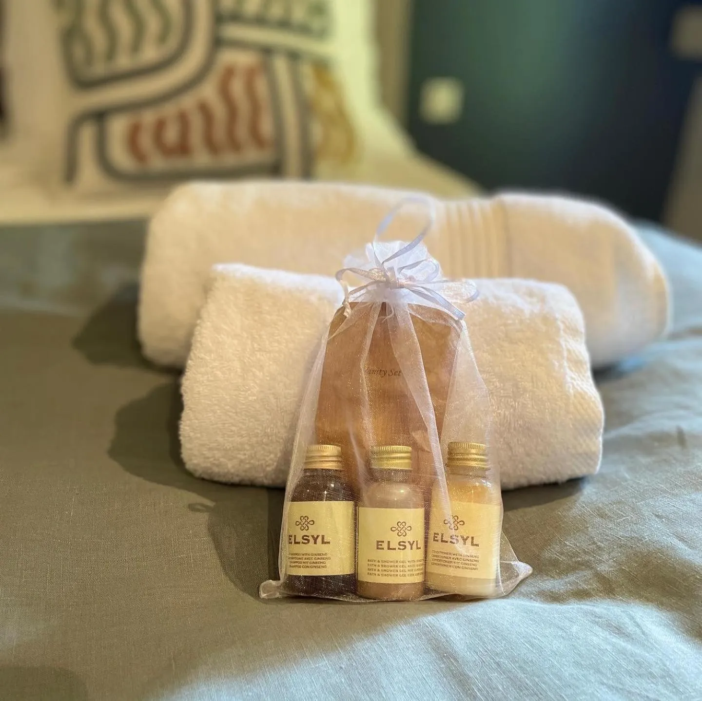 Bed in Le Maine N 5 - FLÉAC ANGOULEME - Suite Tilleul