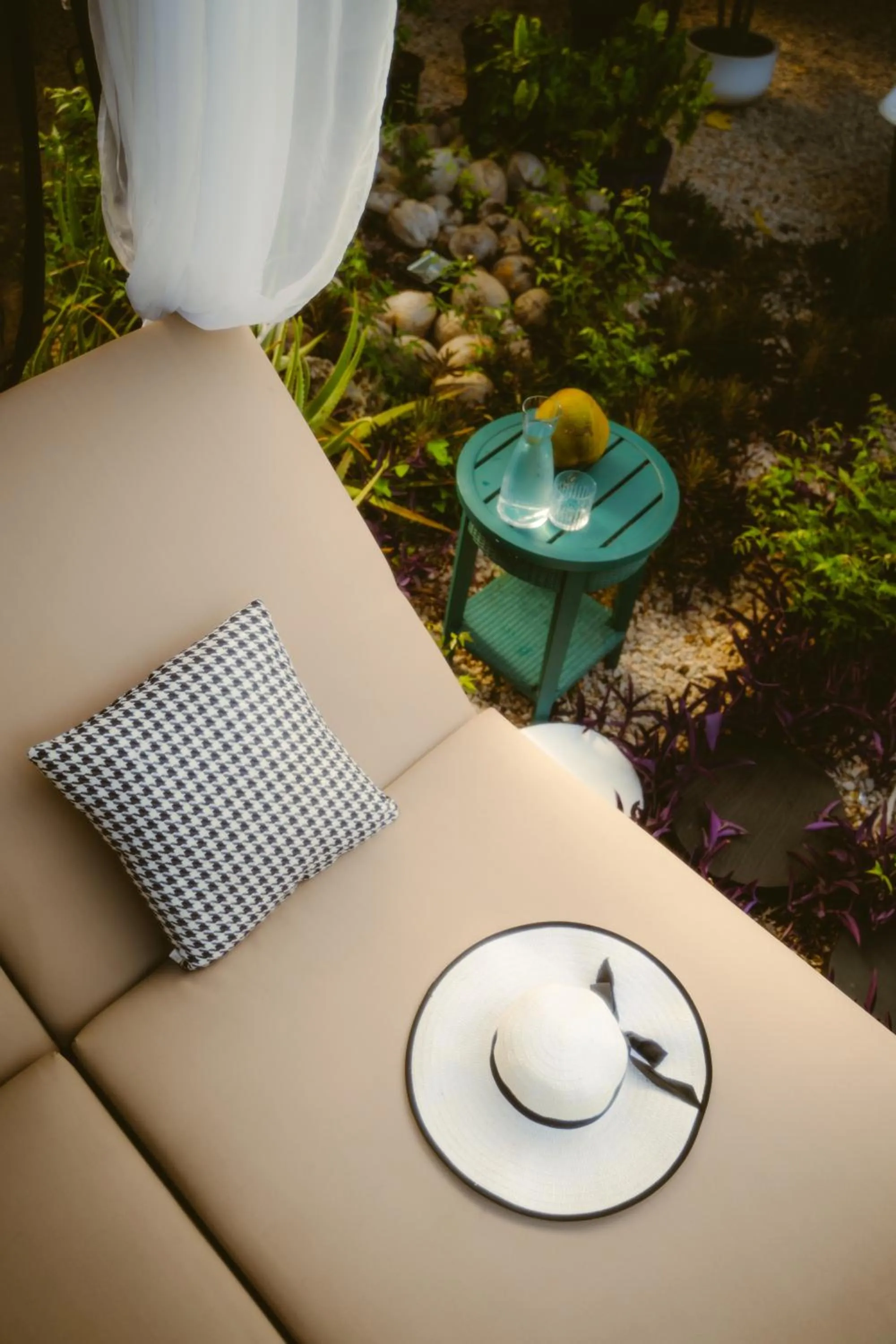 sunbed in Thuishaven - boutique mini-resort